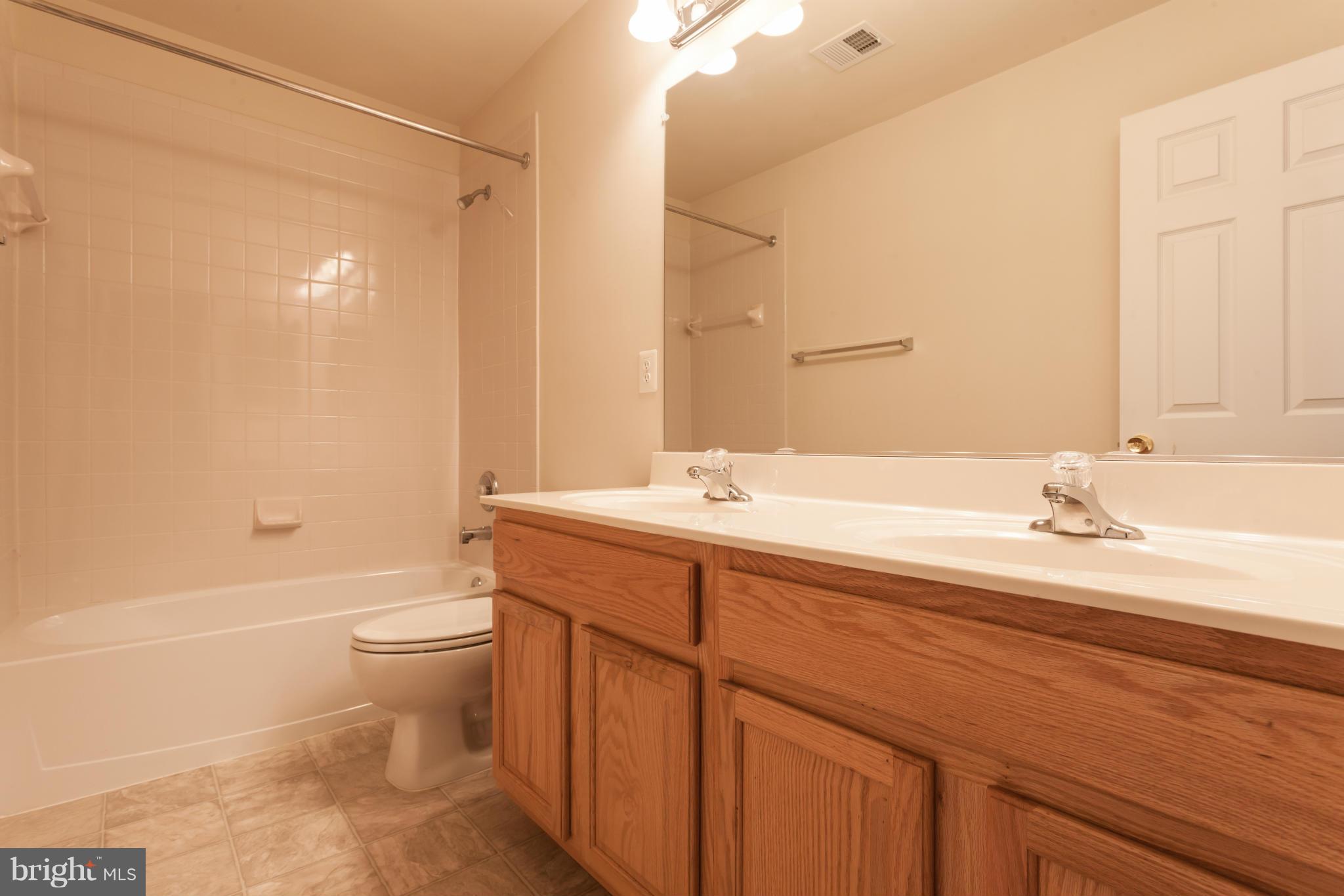 WAKELAND MANOR - Residential