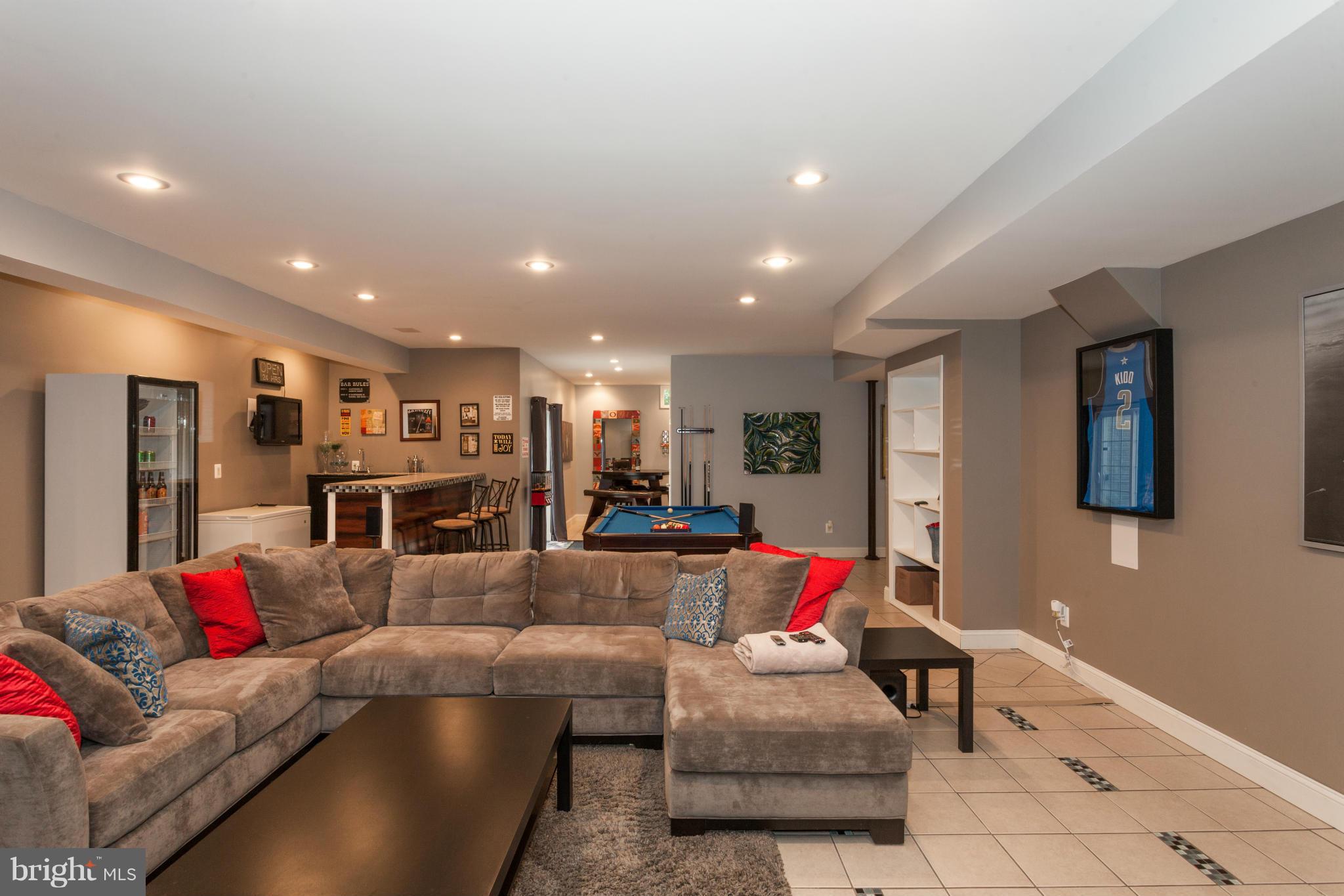 WAKELAND MANOR - Residential