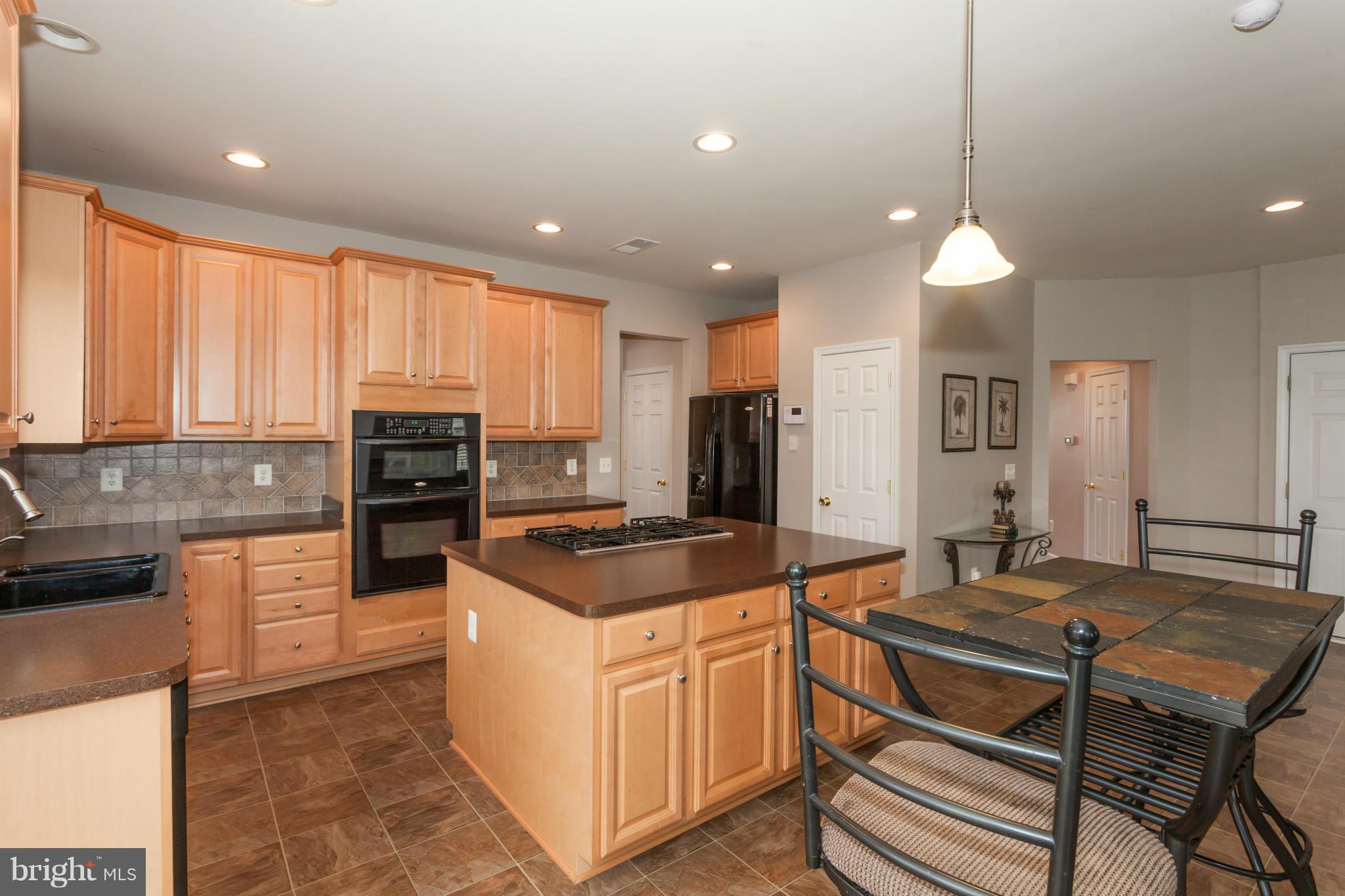 WAKELAND MANOR - Residential