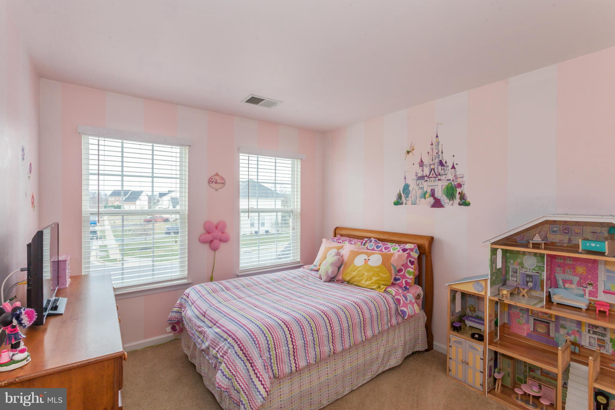 WAKELAND MANOR - Residential