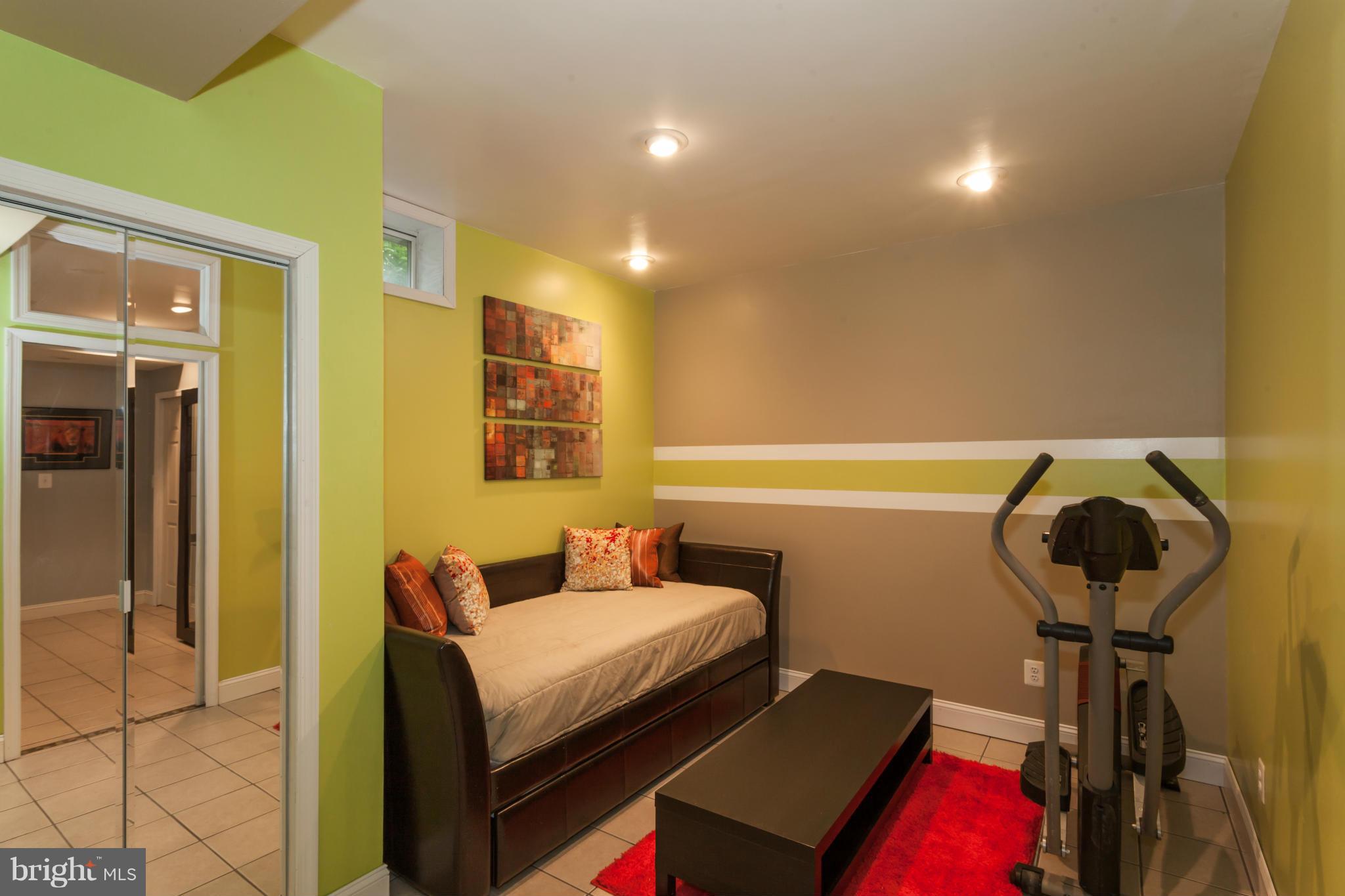 WAKELAND MANOR - Residential