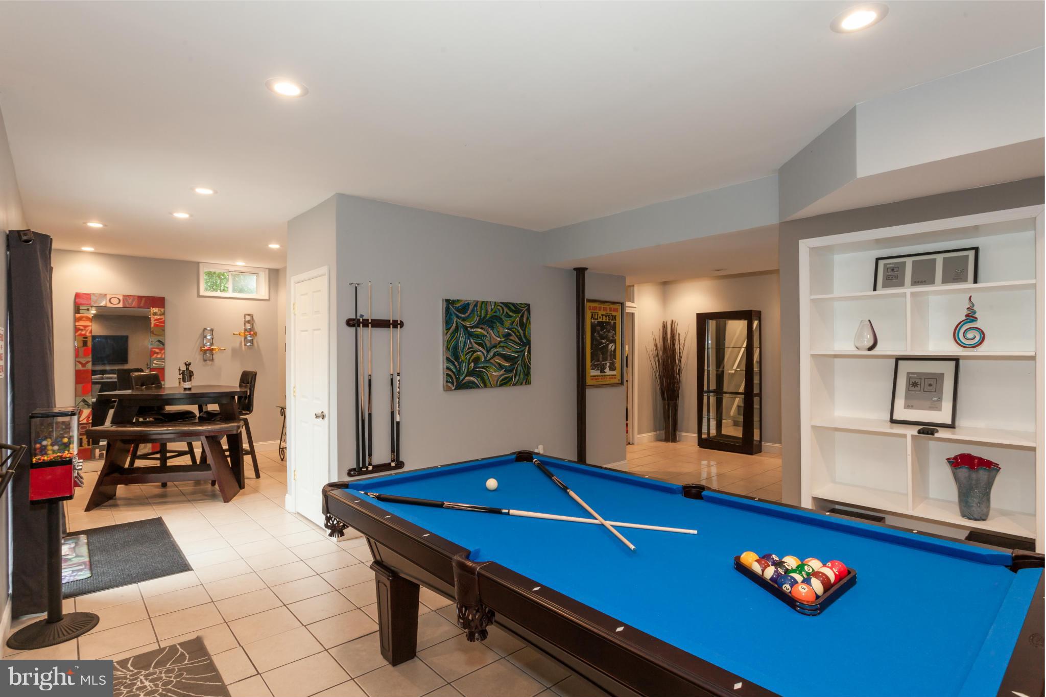 WAKELAND MANOR - Residential