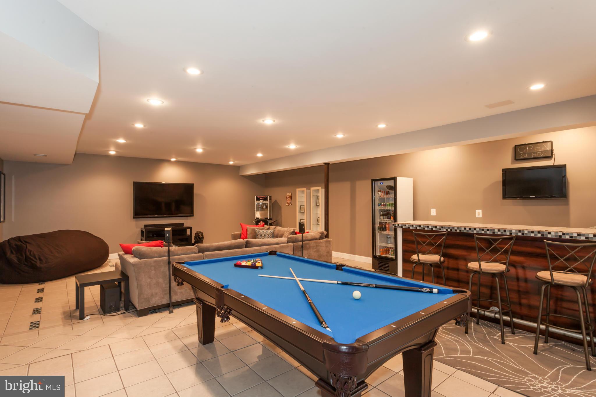 WAKELAND MANOR - Residential