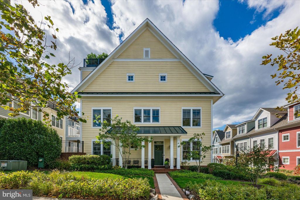 Photo of 8608 Springvale Road, SILVER SPRING, MD 20910 (MLS # MDMC2204716)