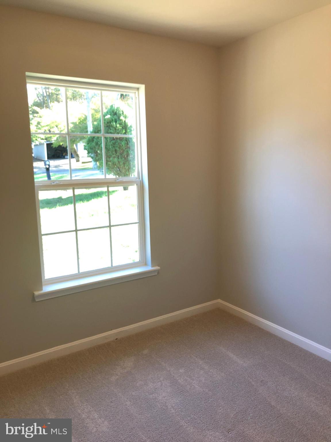 HOLLYWOOD SHORES - Residential