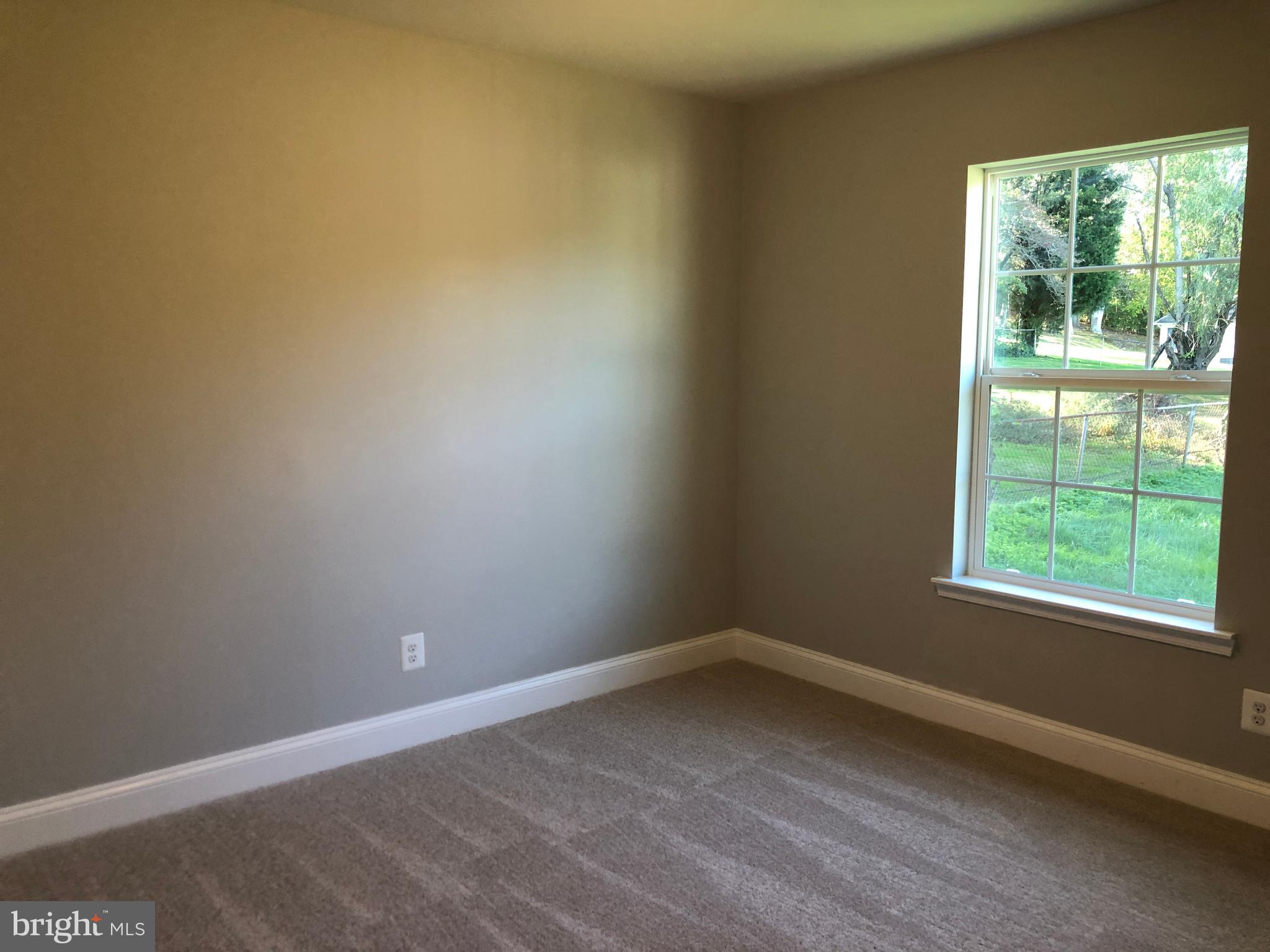 HOLLYWOOD SHORES - Residential