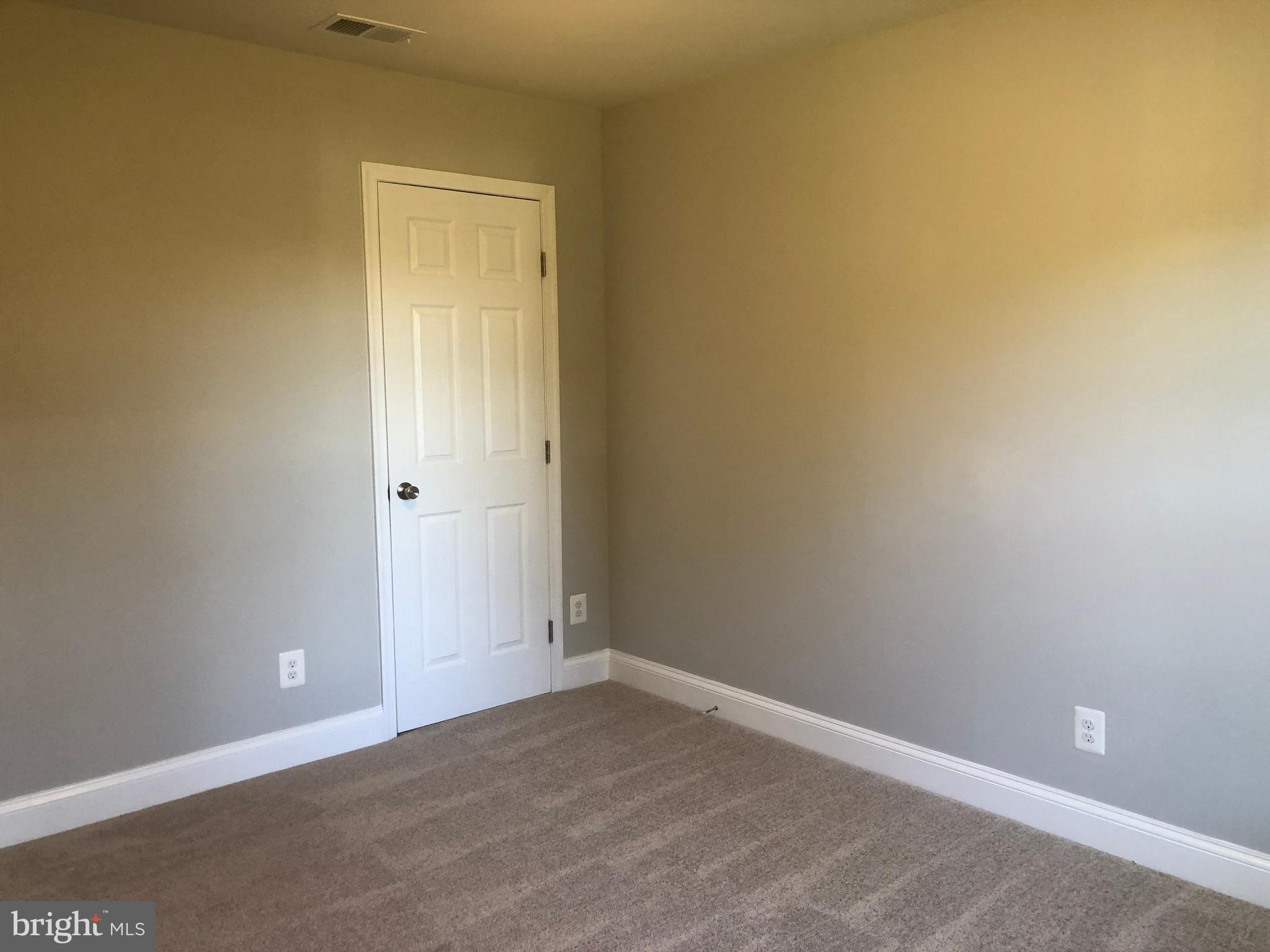 HOLLYWOOD SHORES - Residential