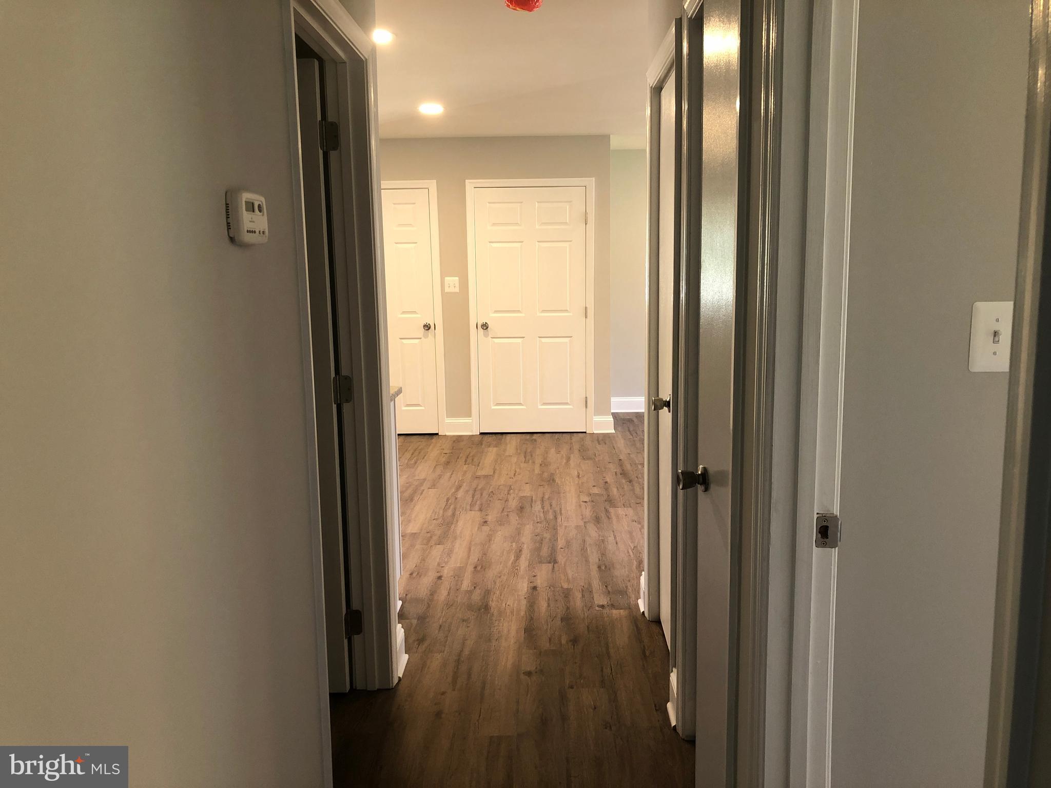 HOLLYWOOD SHORES - Residential