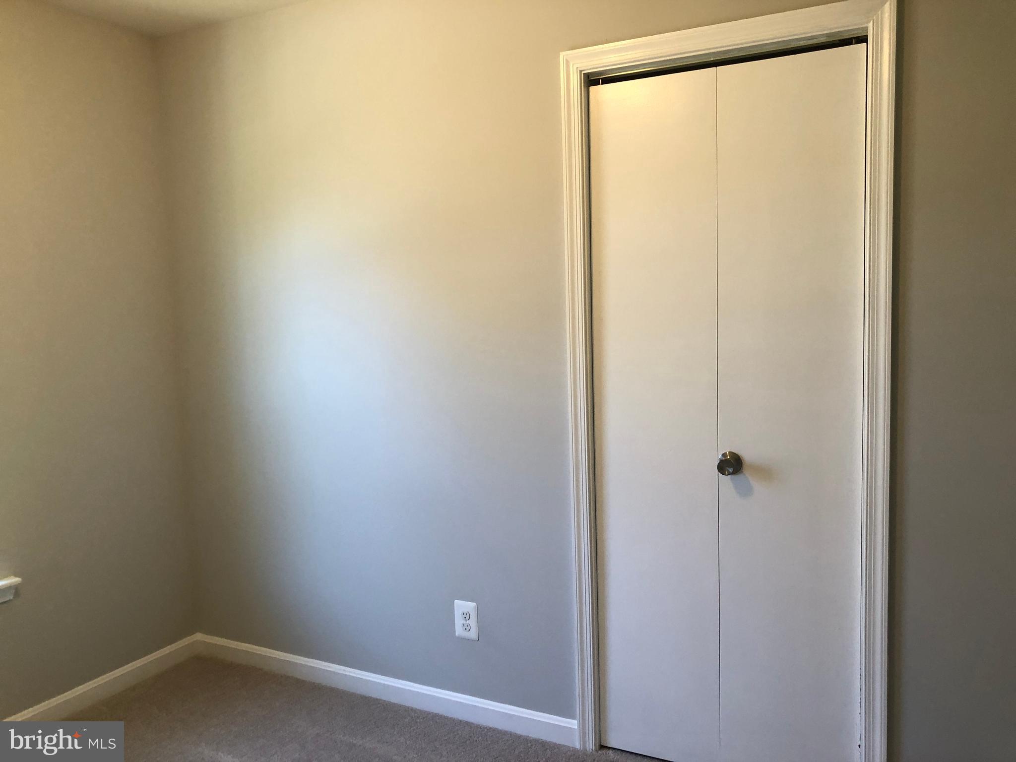 HOLLYWOOD SHORES - Residential