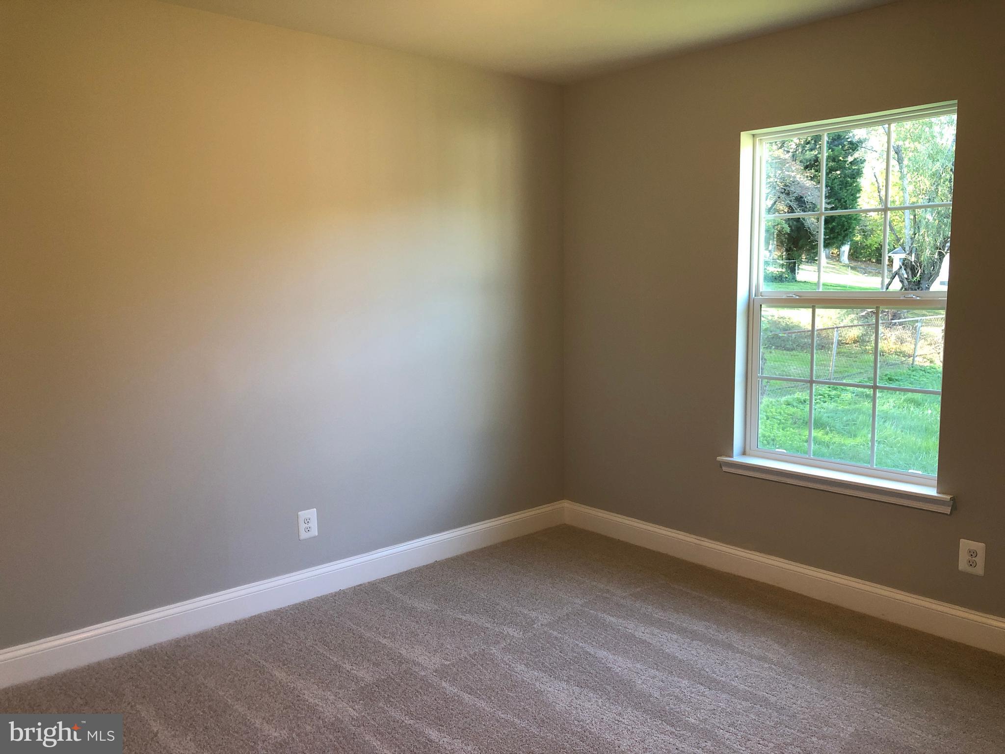 HOLLYWOOD SHORES - Residential