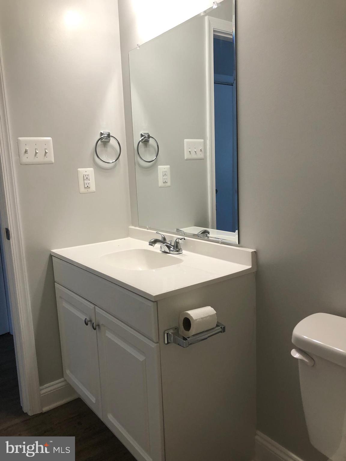 HOLLYWOOD SHORES - Residential