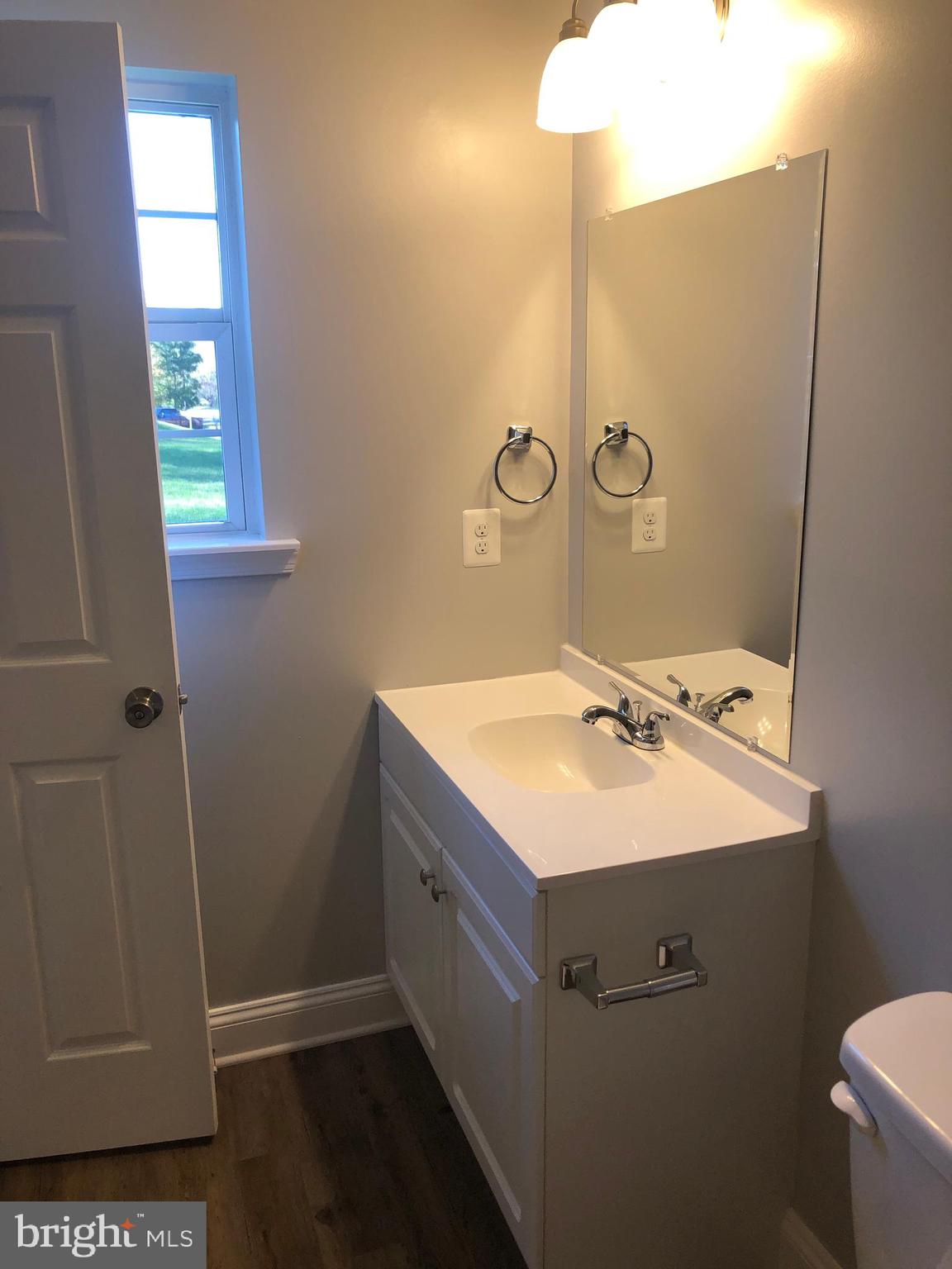 HOLLYWOOD SHORES - Residential