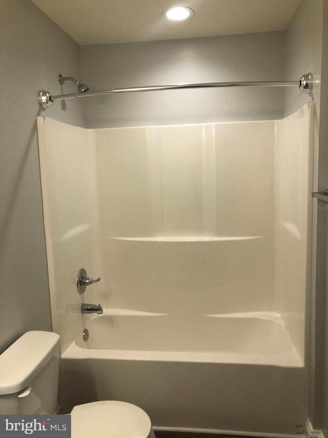 HOLLYWOOD SHORES - Residential