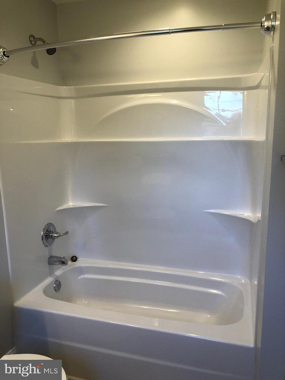 HOLLYWOOD SHORES - Residential