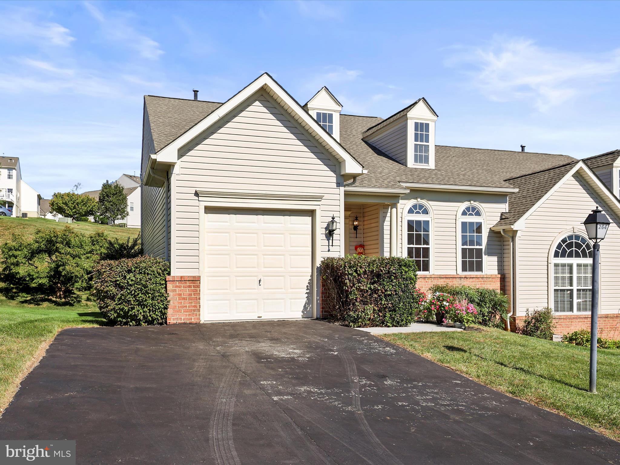 264 PROSPECT CIRCLE 20