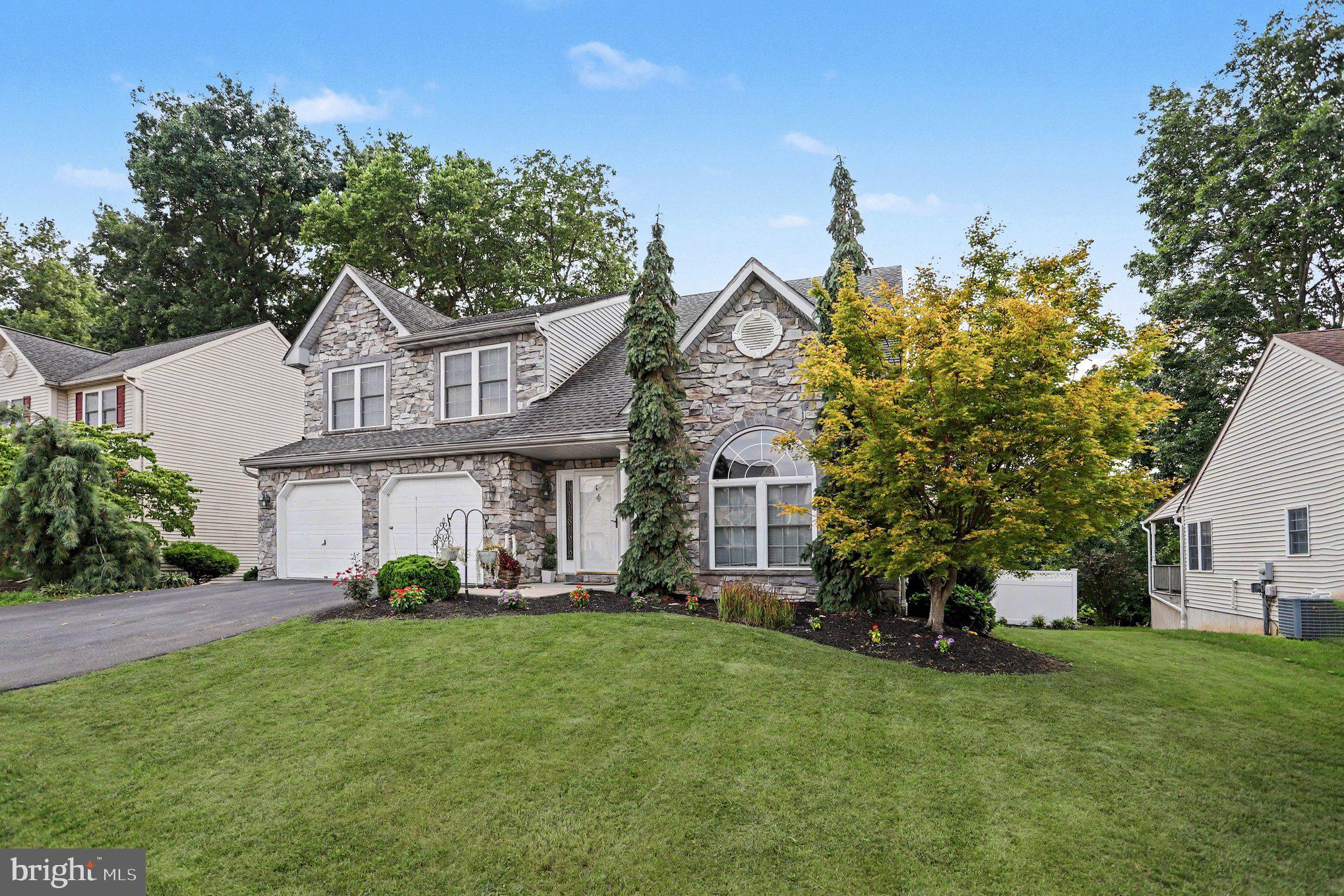 1036 MEADOW DRIVE