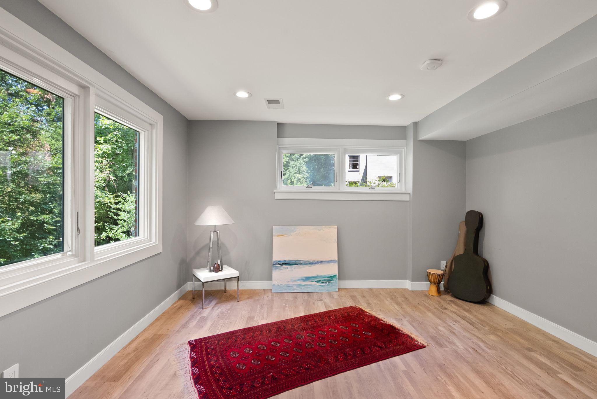 BELLEVUE FOREST - Residential