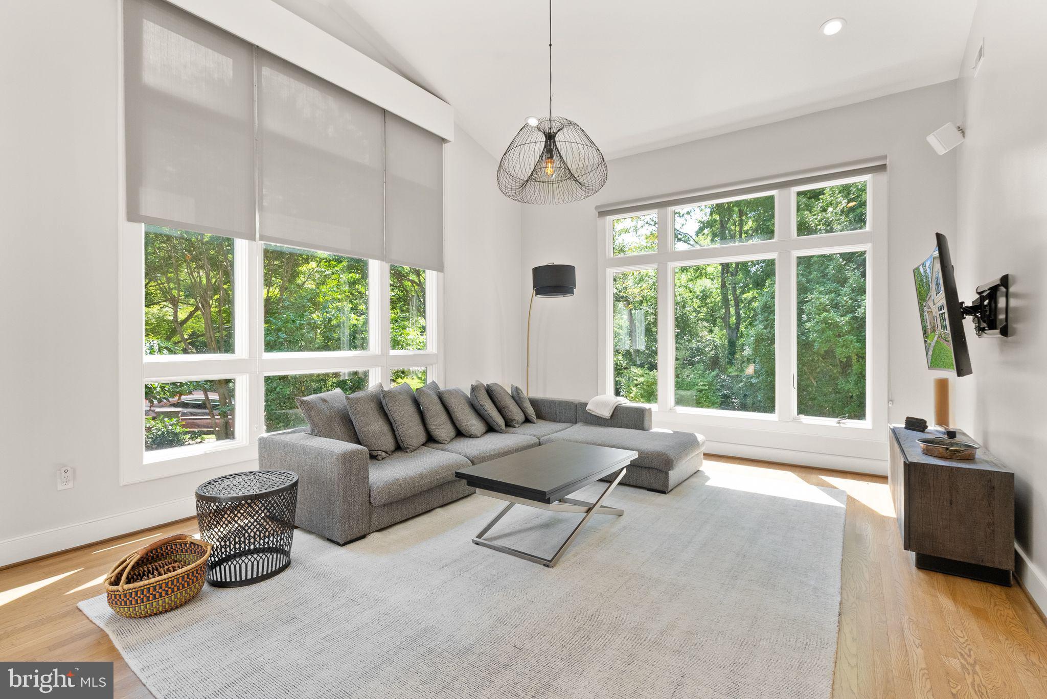 BELLEVUE FOREST - Residential