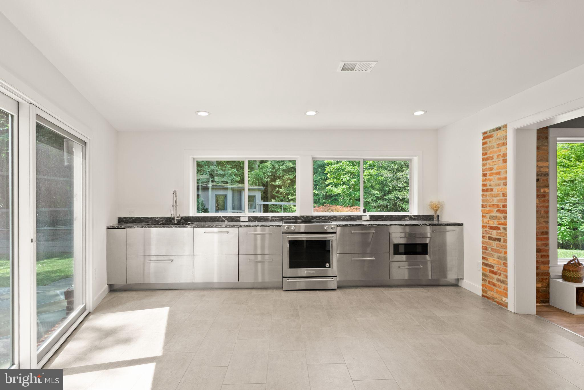 BELLEVUE FOREST - Residential