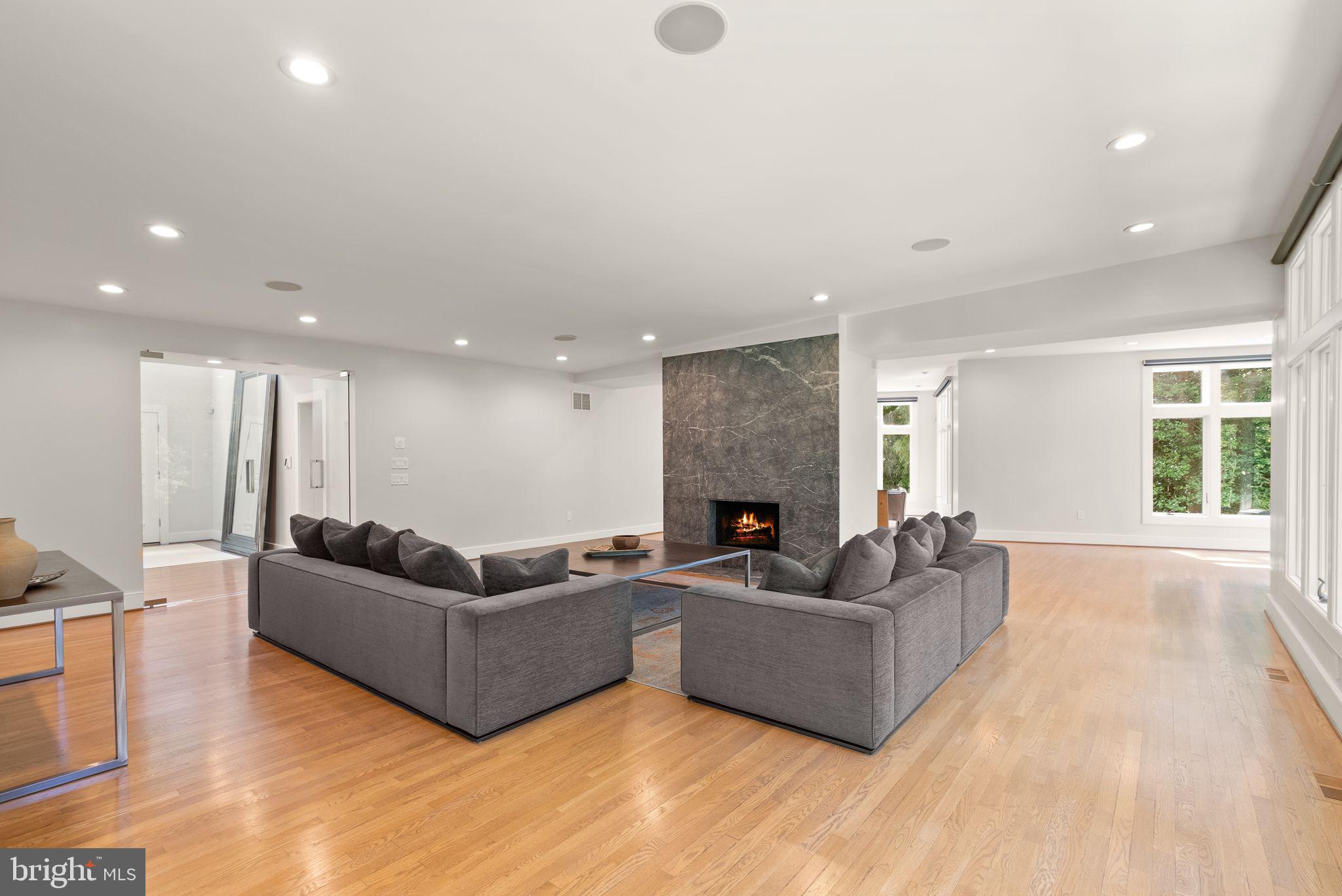 BELLEVUE FOREST - Residential