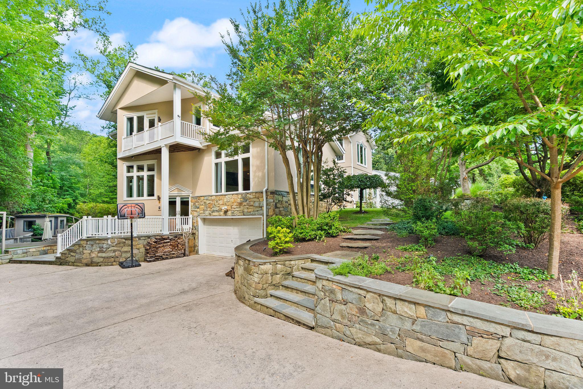 BELLEVUE FOREST - Residential