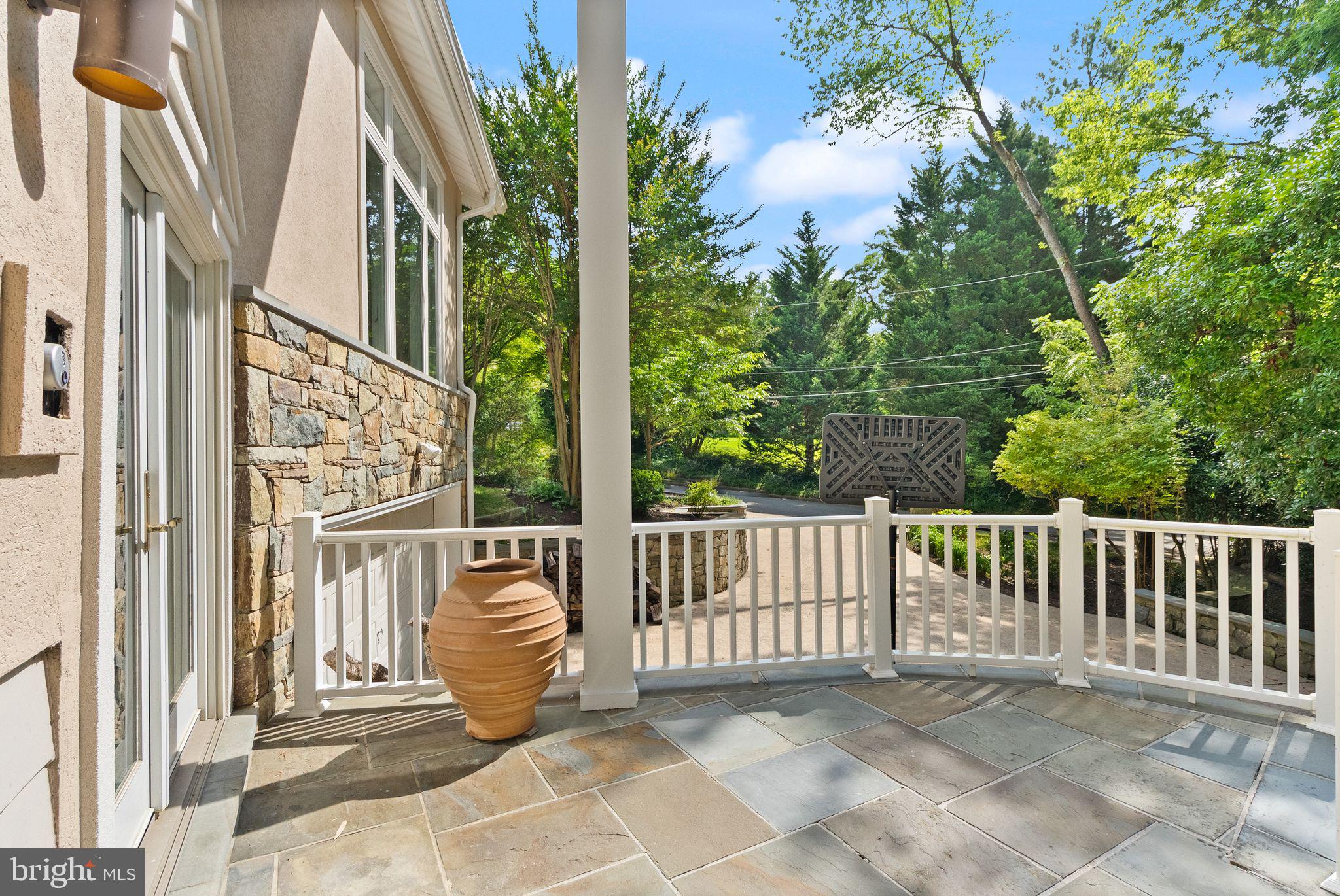 BELLEVUE FOREST - Residential