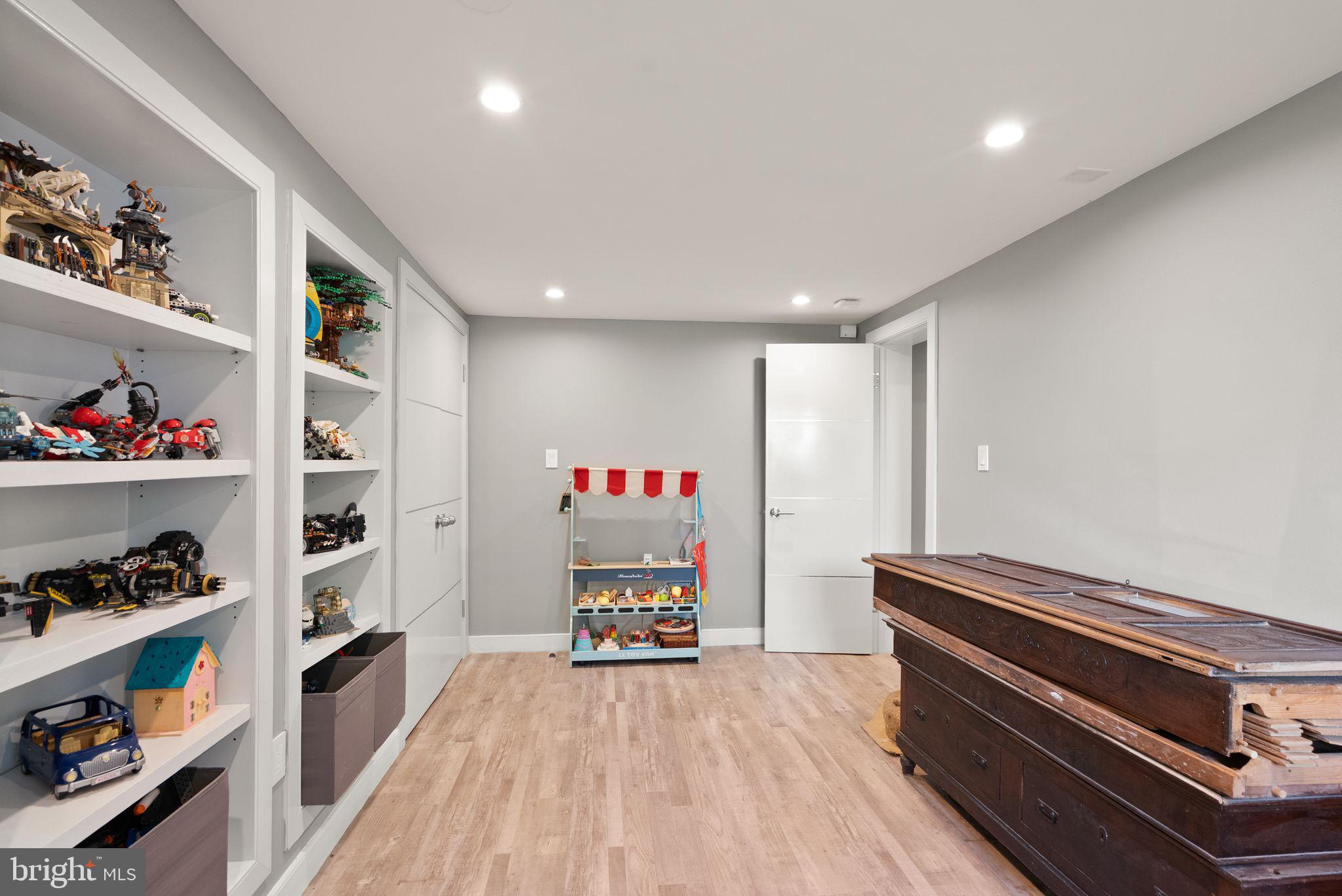 BELLEVUE FOREST - Residential