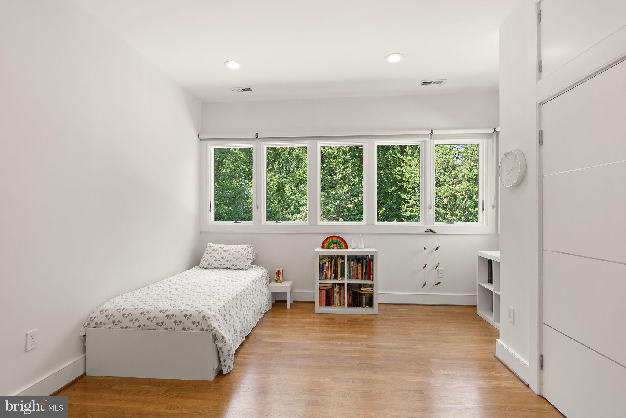 BELLEVUE FOREST - Residential