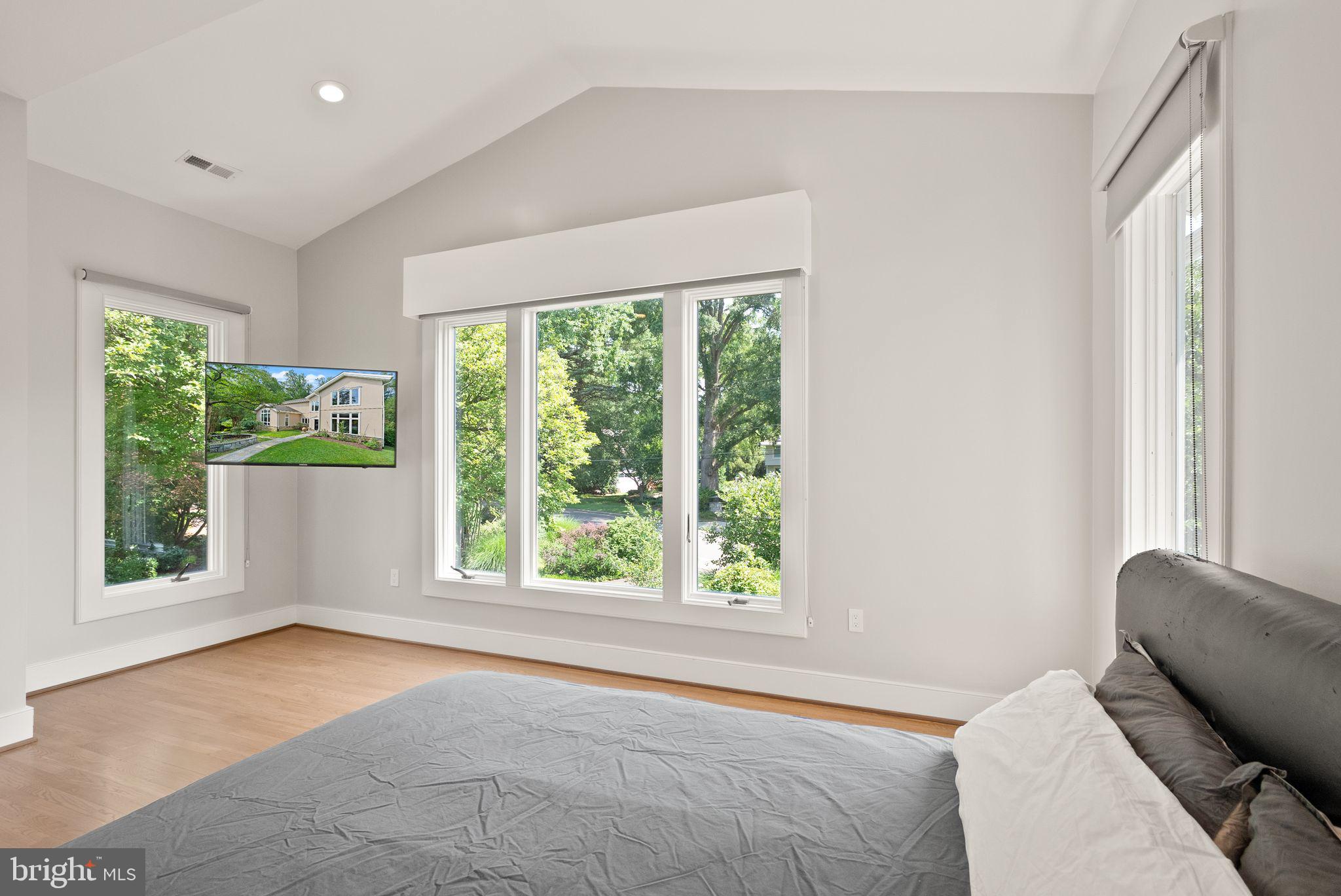 BELLEVUE FOREST - Residential