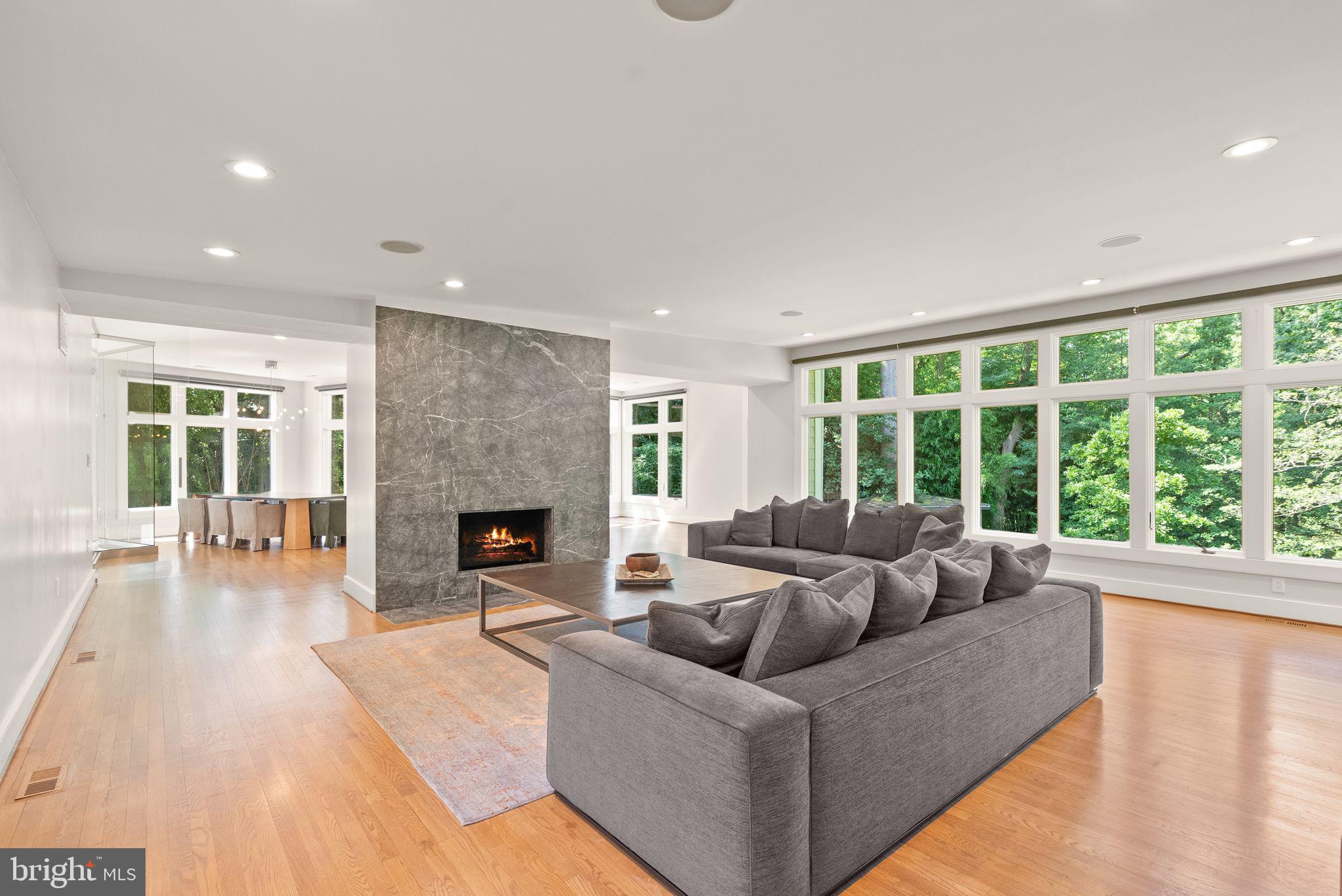 BELLEVUE FOREST - Residential