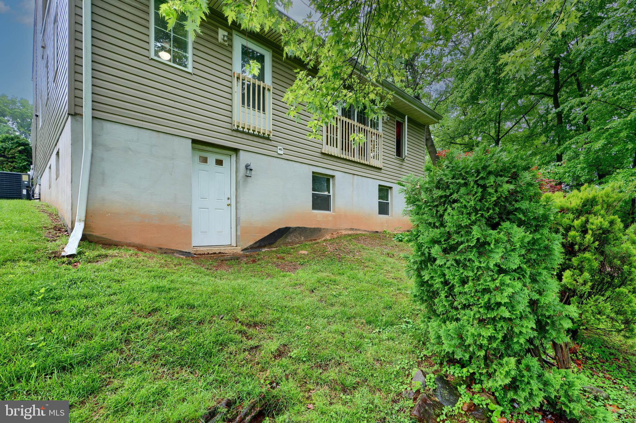 26 LARK MEADOW COURT
