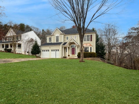 Homes For Rent - 214 W Locust Street<br/> OCCOQUAN, VA 22125