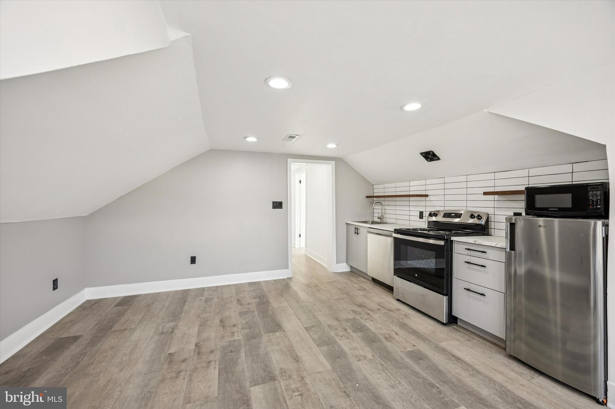844 WEST CHESTER PIKE 2