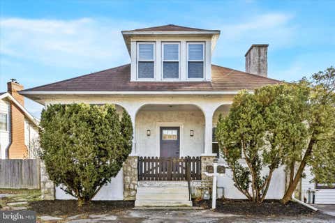 Townhouse For Rent - 844 West Chester Pike Pike #2<br/> WEST CHESTER, PA 19382