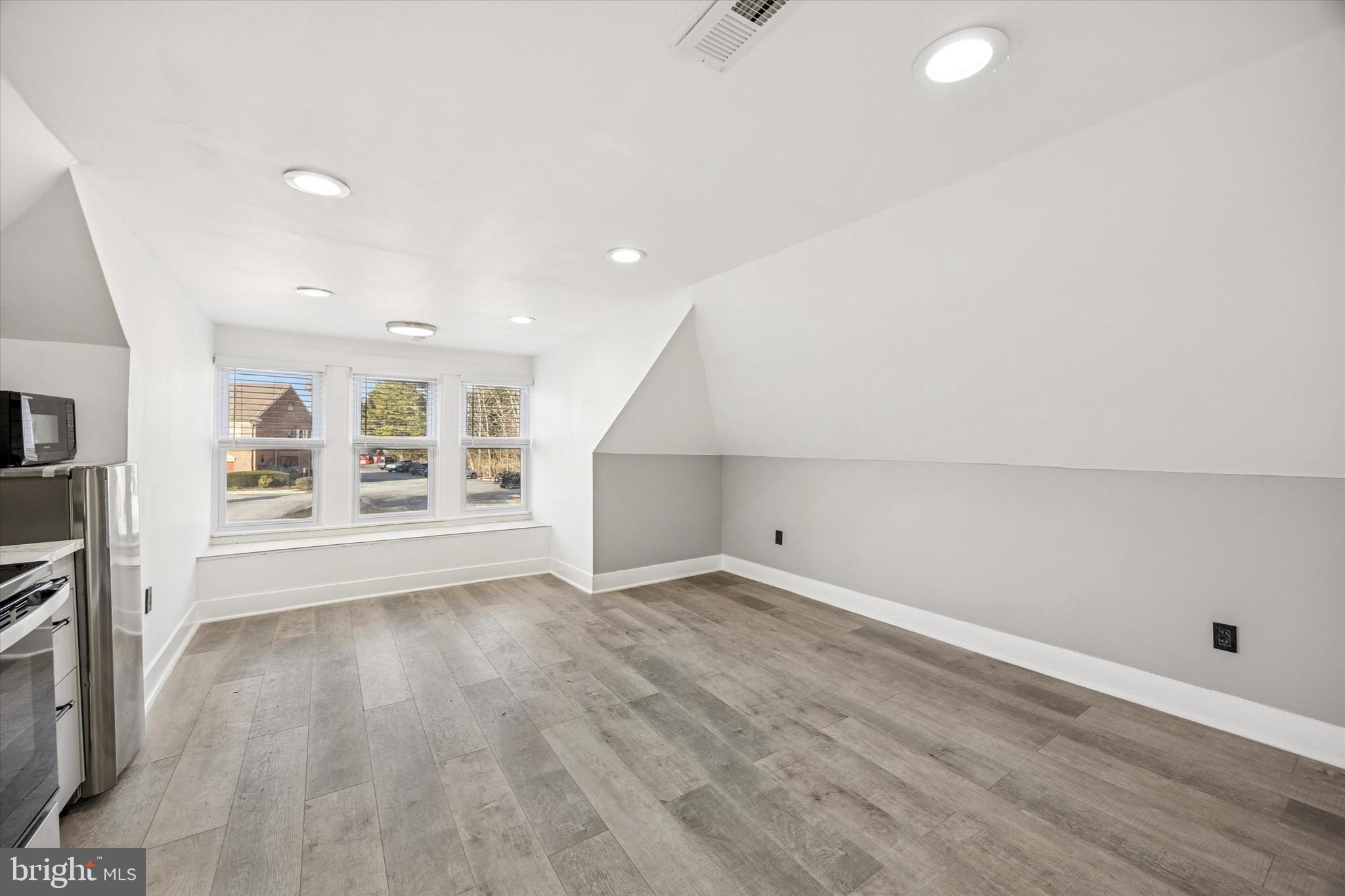 844 WEST CHESTER PIKE 2