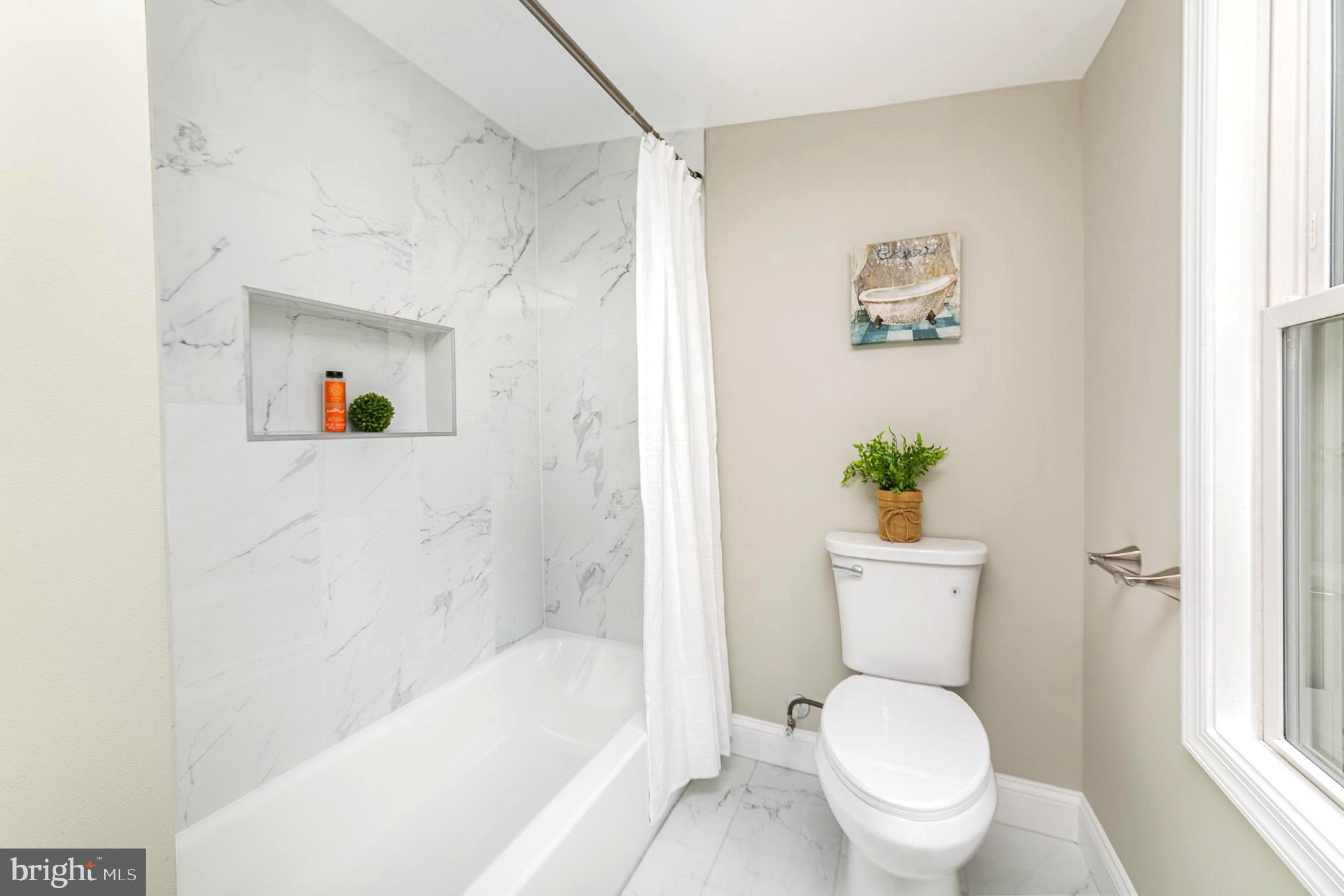 HAMILTON HILLS - Residential