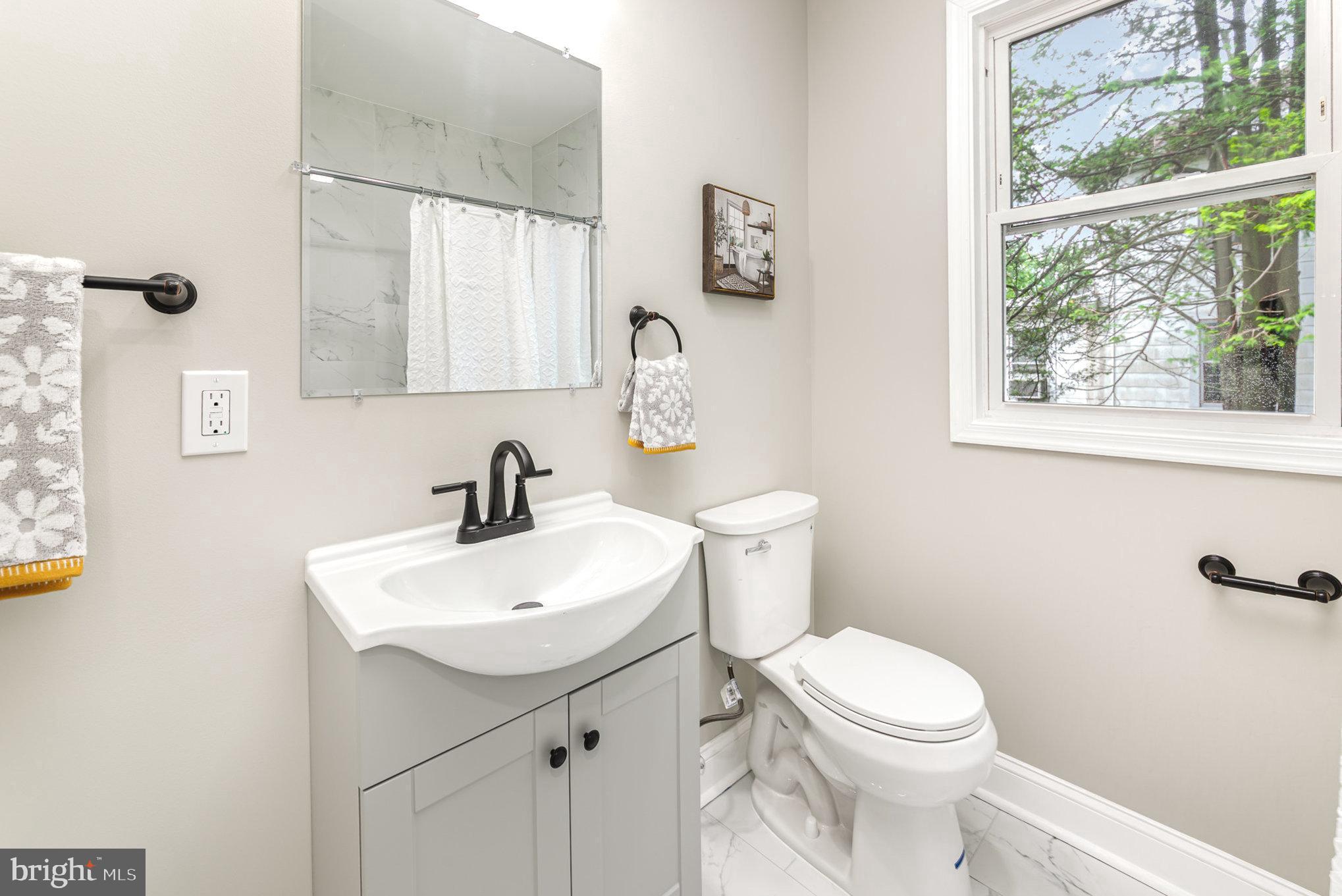 HAMILTON HILLS - Residential