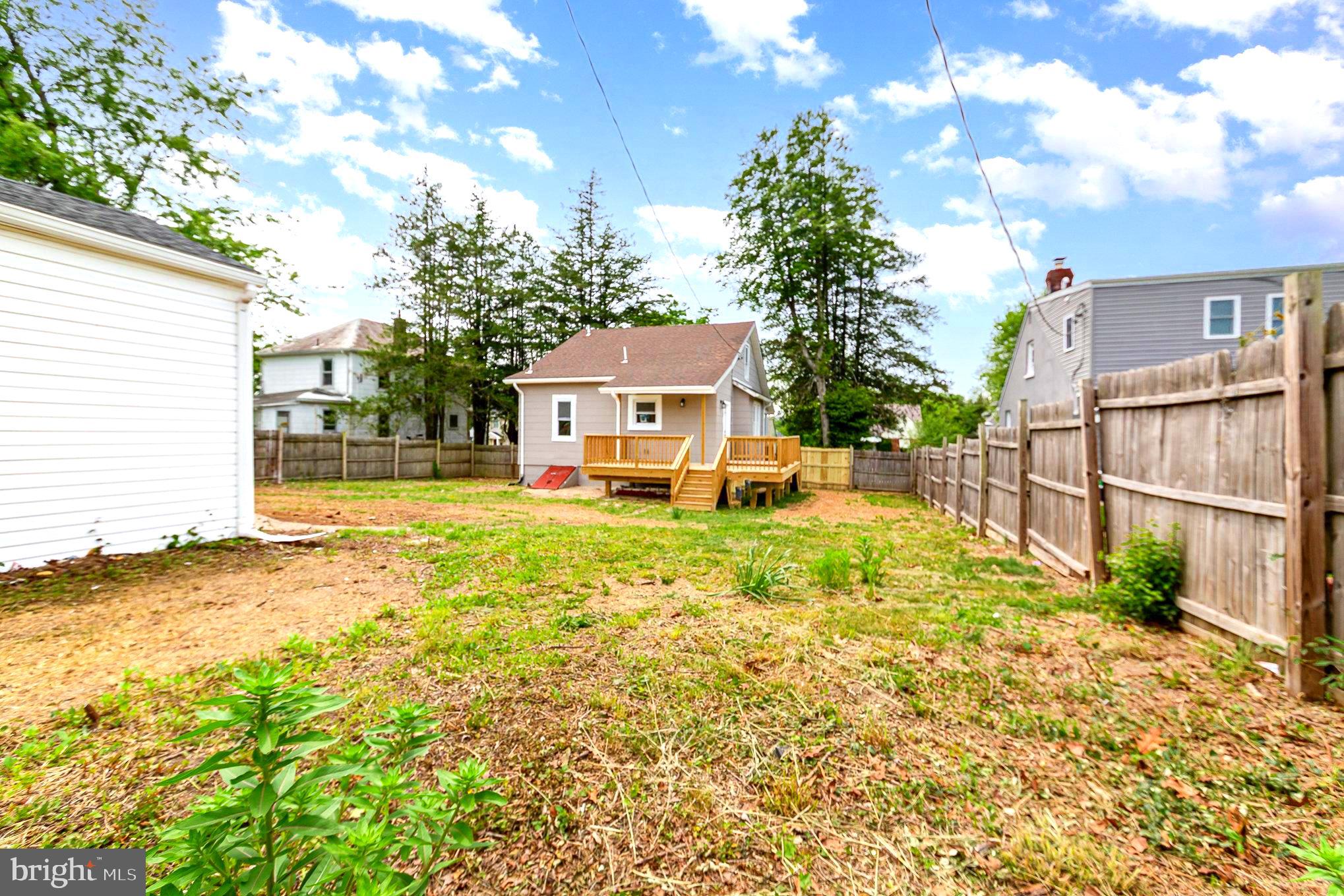 HAMILTON HILLS - Residential