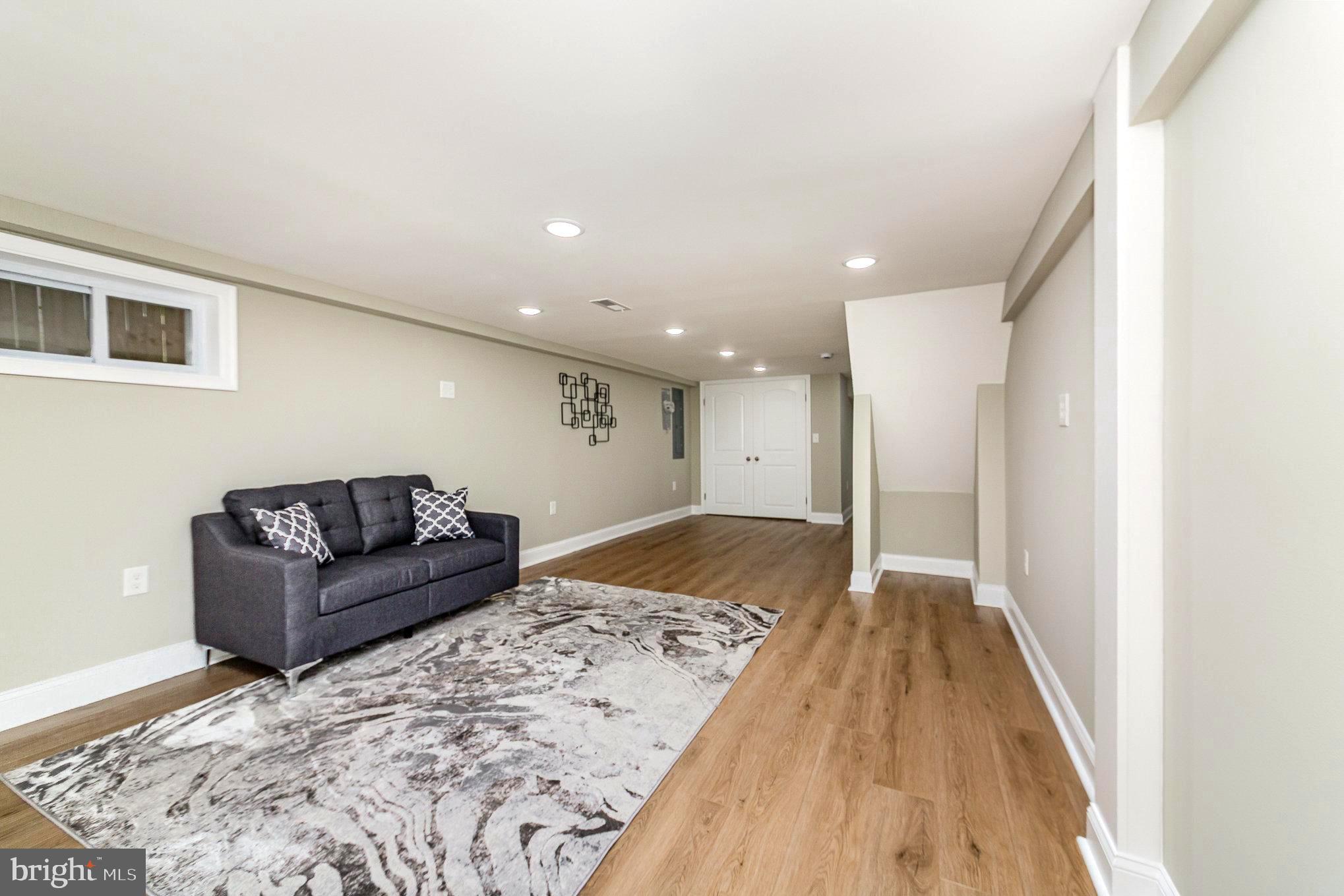 HAMILTON HILLS - Residential