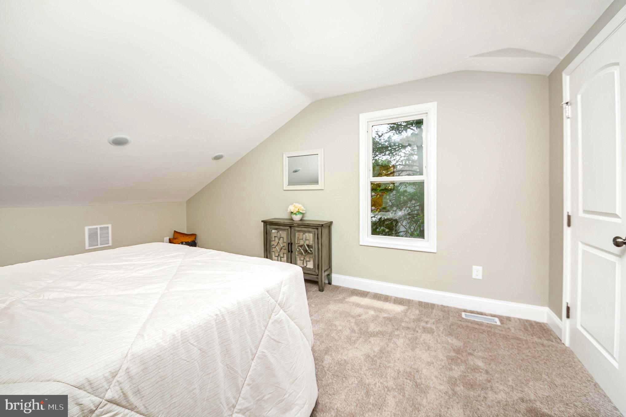 HAMILTON HILLS - Residential