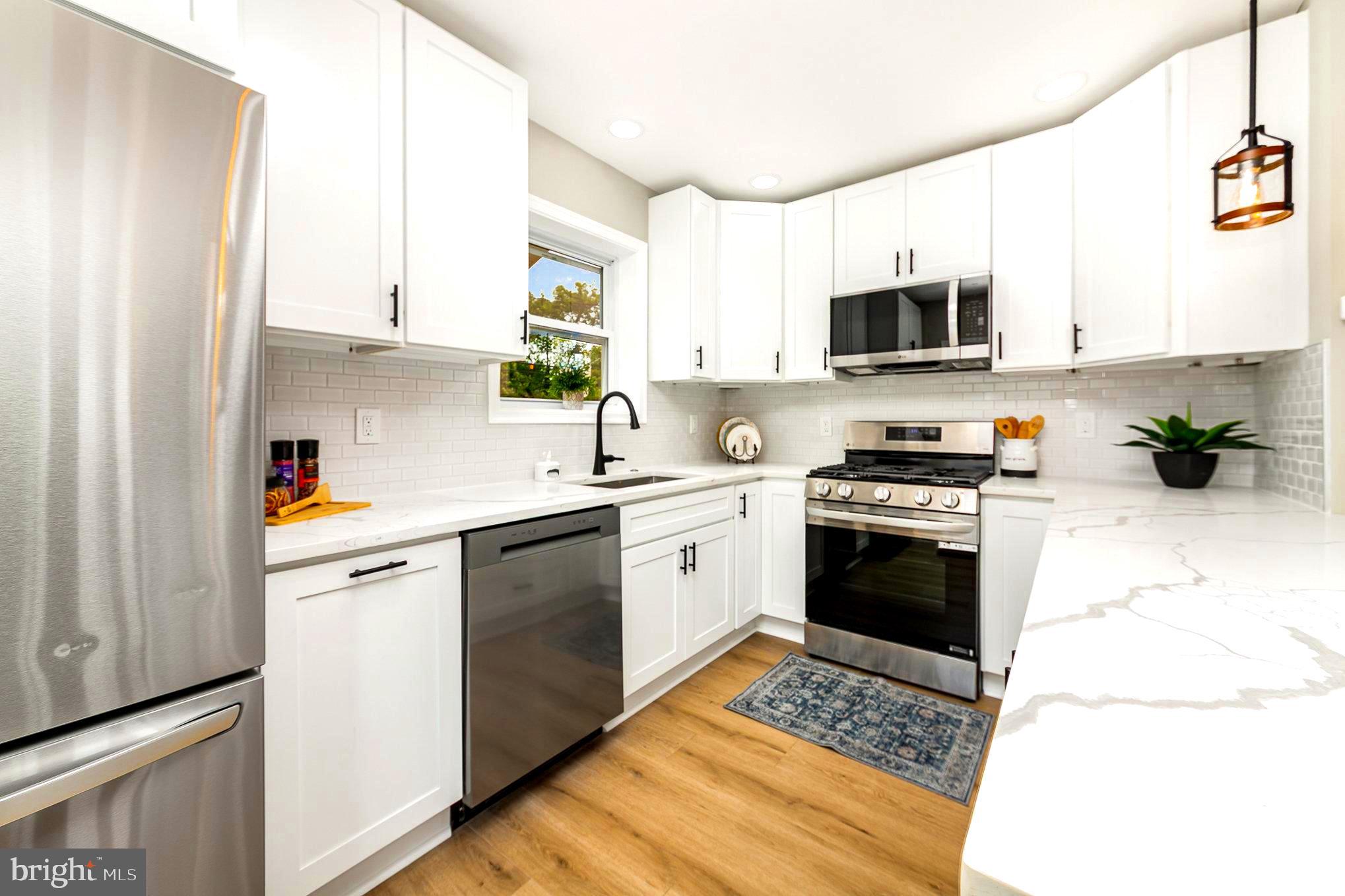 HAMILTON HILLS - Residential