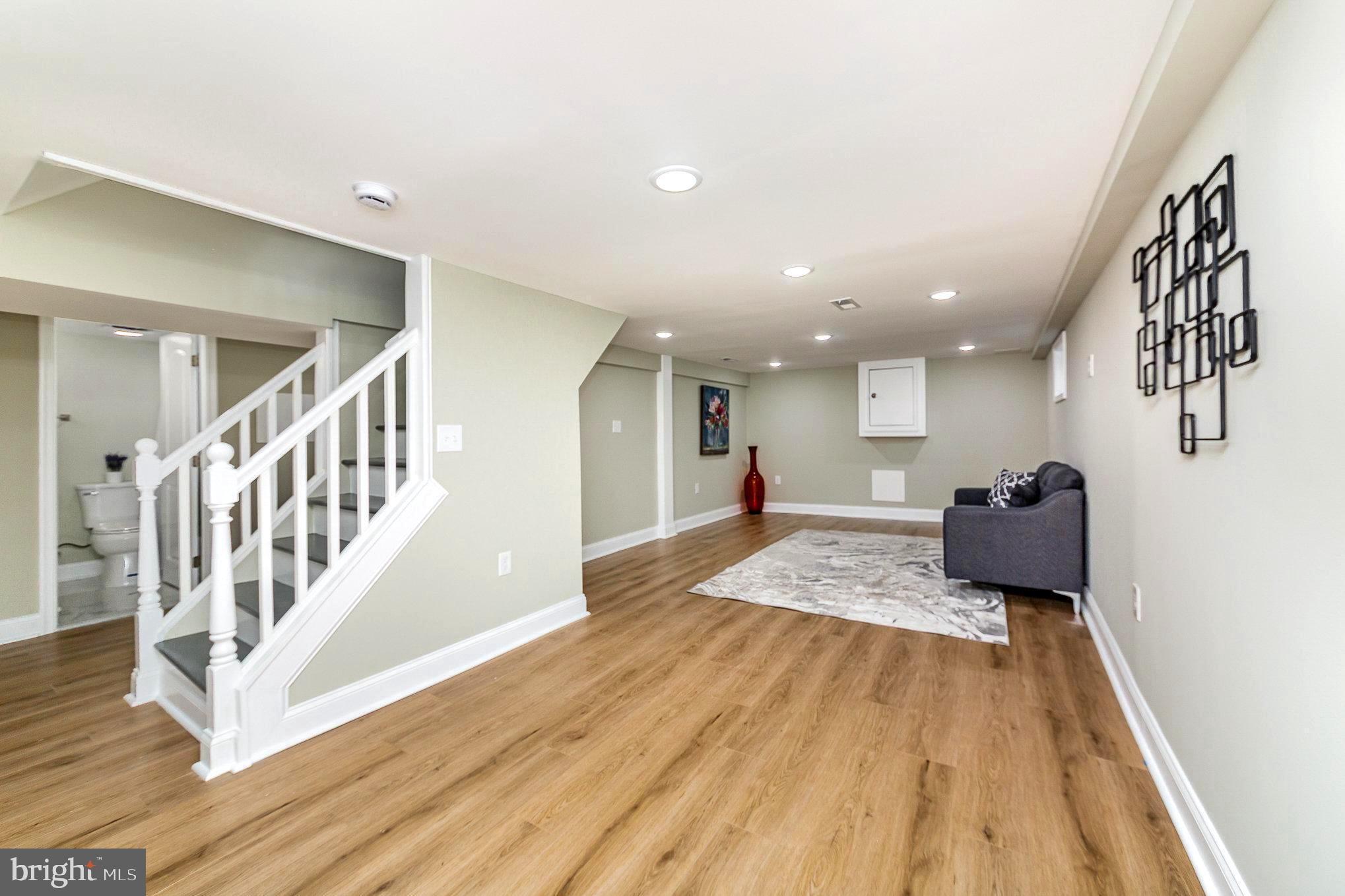 HAMILTON HILLS - Residential