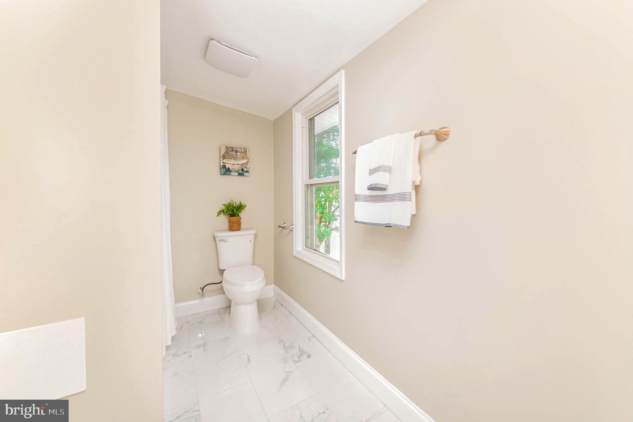 HAMILTON HILLS - Residential