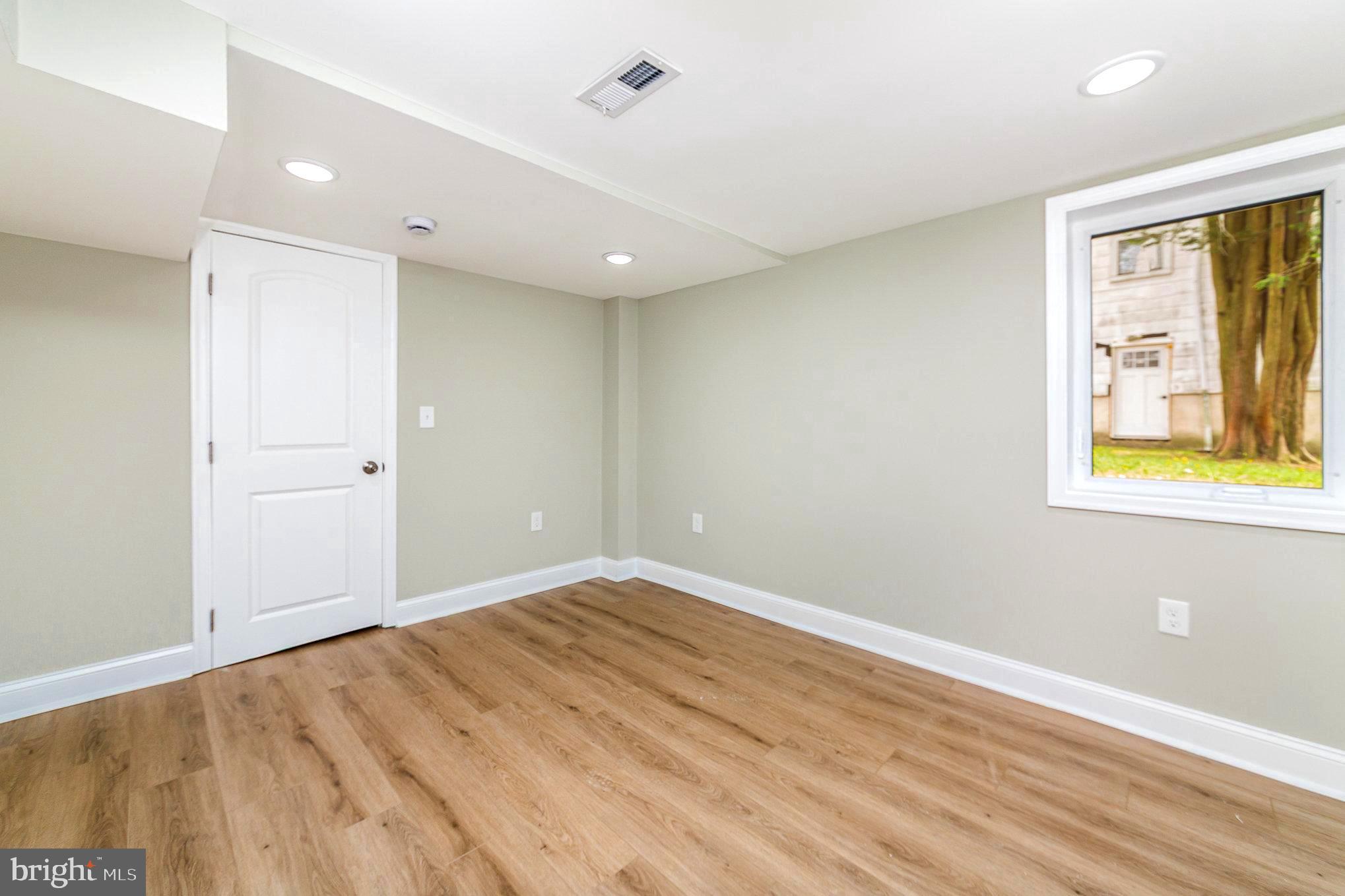 HAMILTON HILLS - Residential