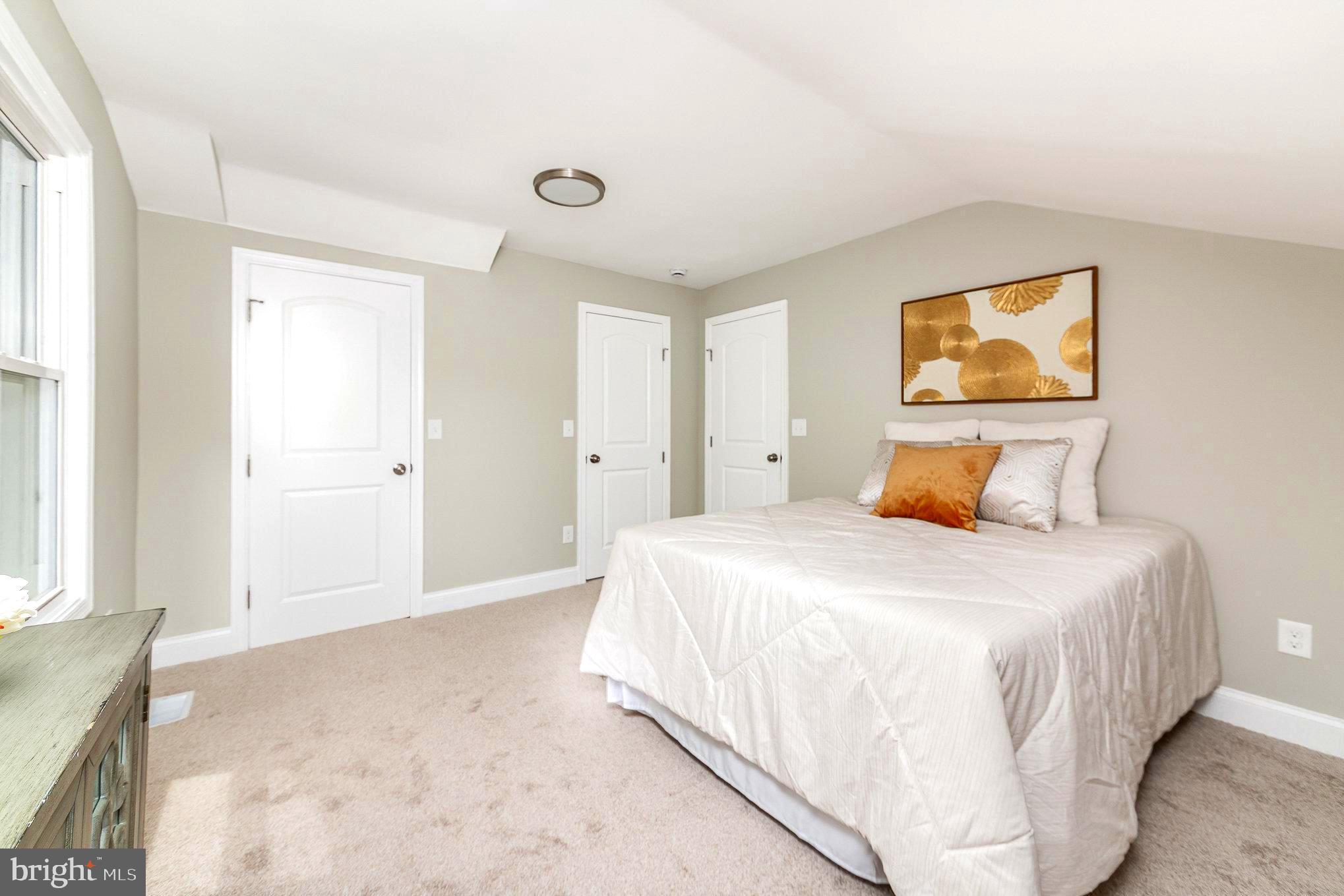 HAMILTON HILLS - Residential