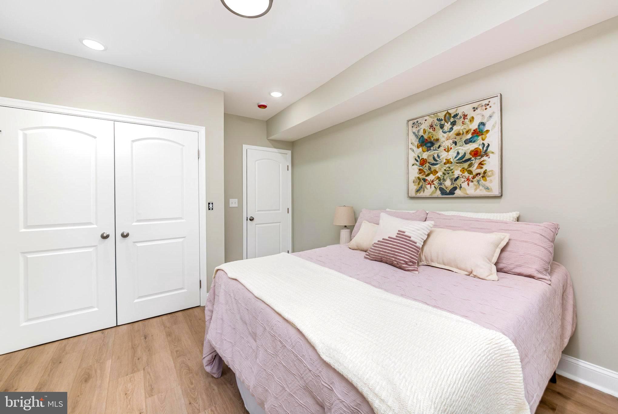 HAMILTON HILLS - Residential