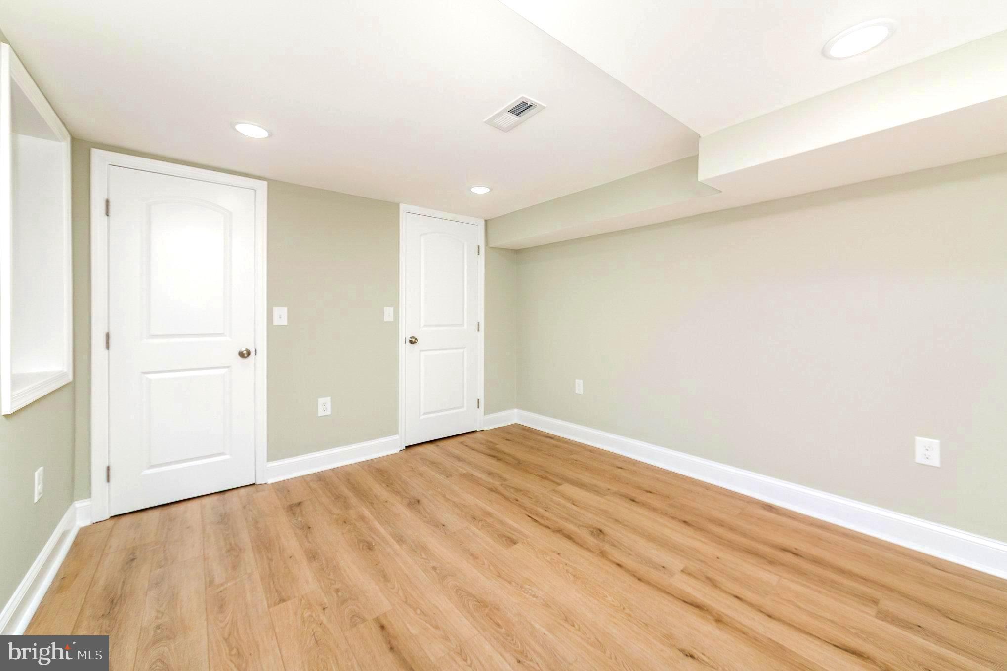 HAMILTON HILLS - Residential