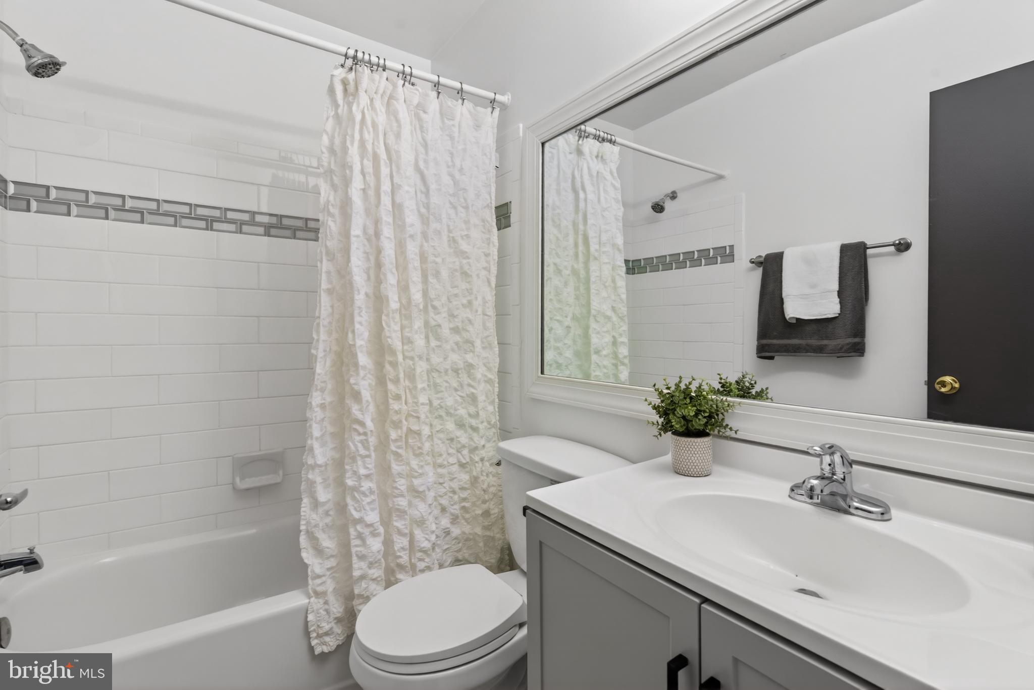 JEFFERSON MEWS - Residential