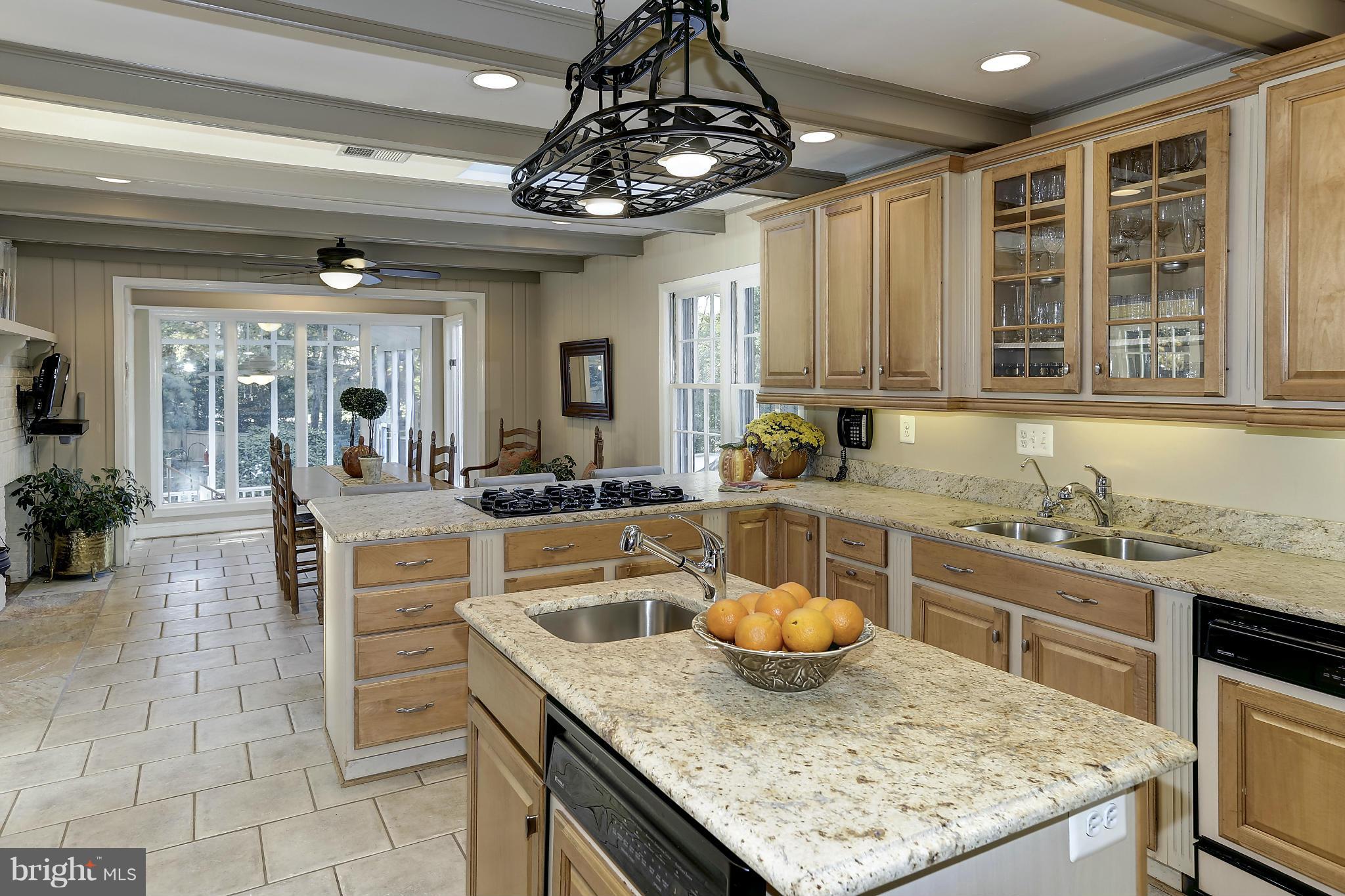 DOWNSCREST - Residential