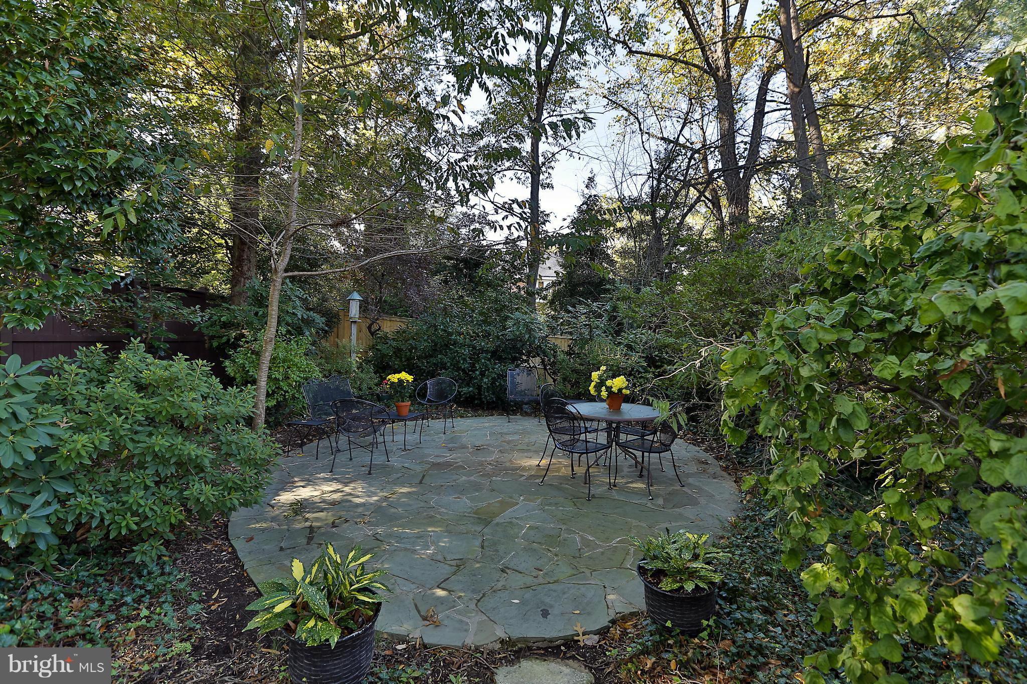 DOWNSCREST - Residential